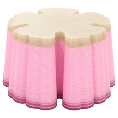 Tavolo della Collectional "Where the Flowers Dwell" di Marina Fernández Ramos, S