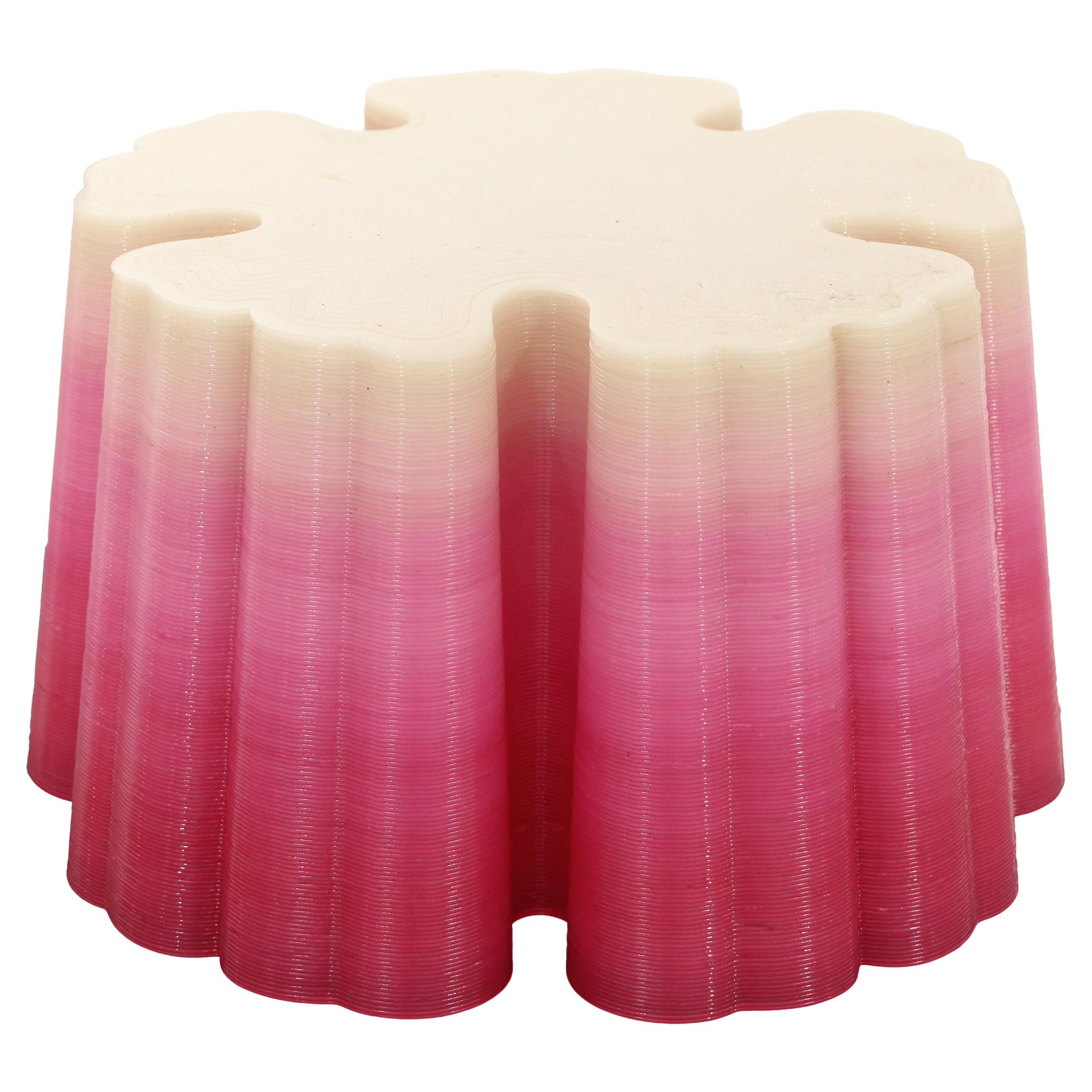 Tavolo della Collectional "Where the Flowers Dwell" di Marina Fernández Ramos, S