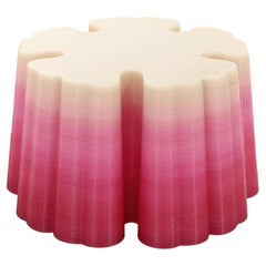 Tavolo della Collectional "Where the Flowers Dwell" di Marina Fernández Ramos, S