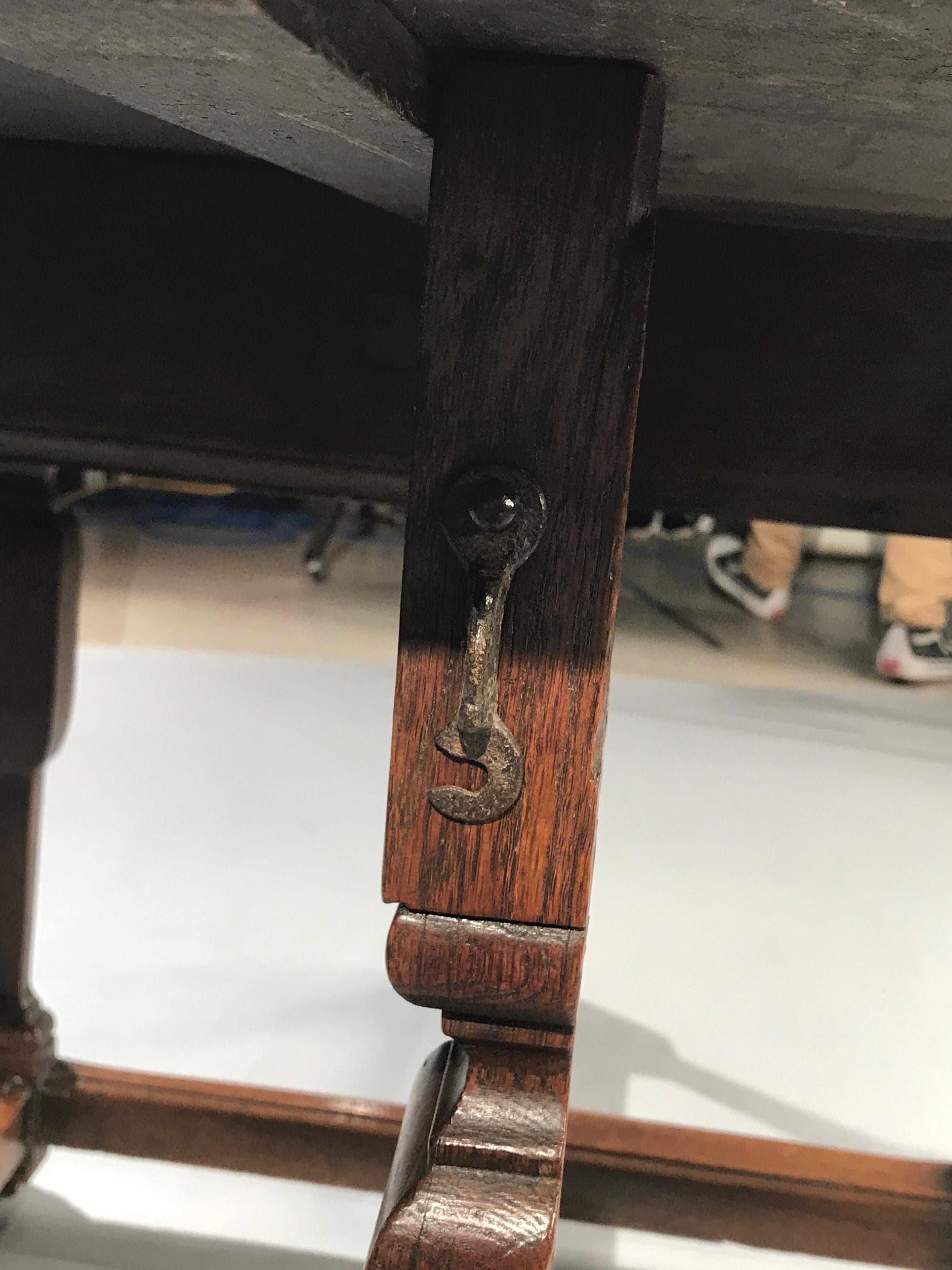 Table Gateleg Oval Oak Flemish Split Leg 5ft Original Ironwork Architetural  For Sale 10