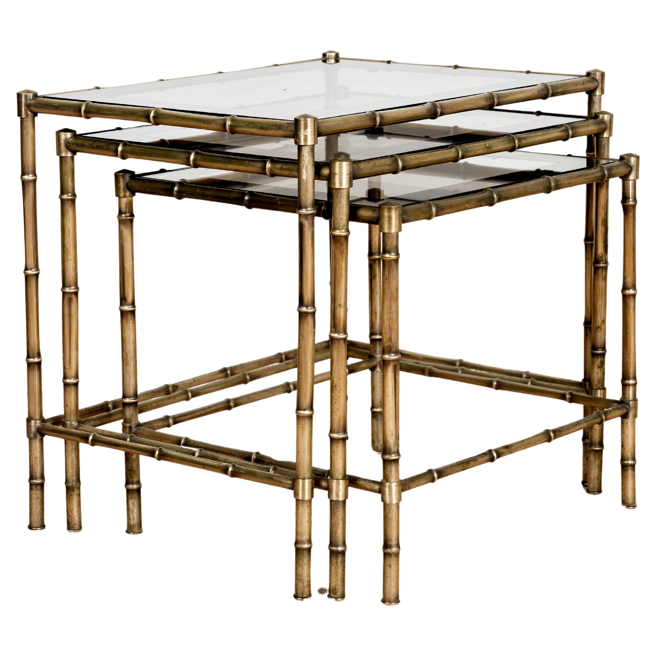 Table gigogne en laiton bambou et verre, 1970 For Sale