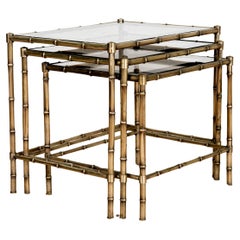 Vintage Table gigogne en laiton bambou et verre, 1970