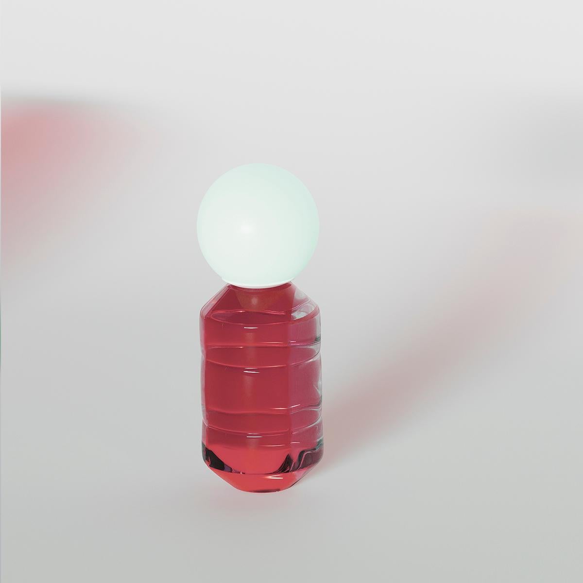 Tischlampe aus Glas, Navazi, 200x490 mm, moderne mundgeblasene Beleuchtung mit Glaskugel (Minimalistisch) im Angebot