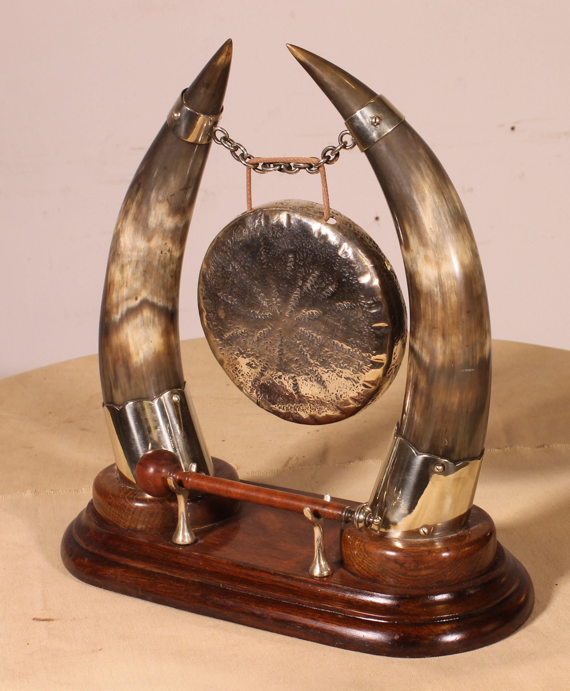 Gong de table - 19e siècle en vente 3