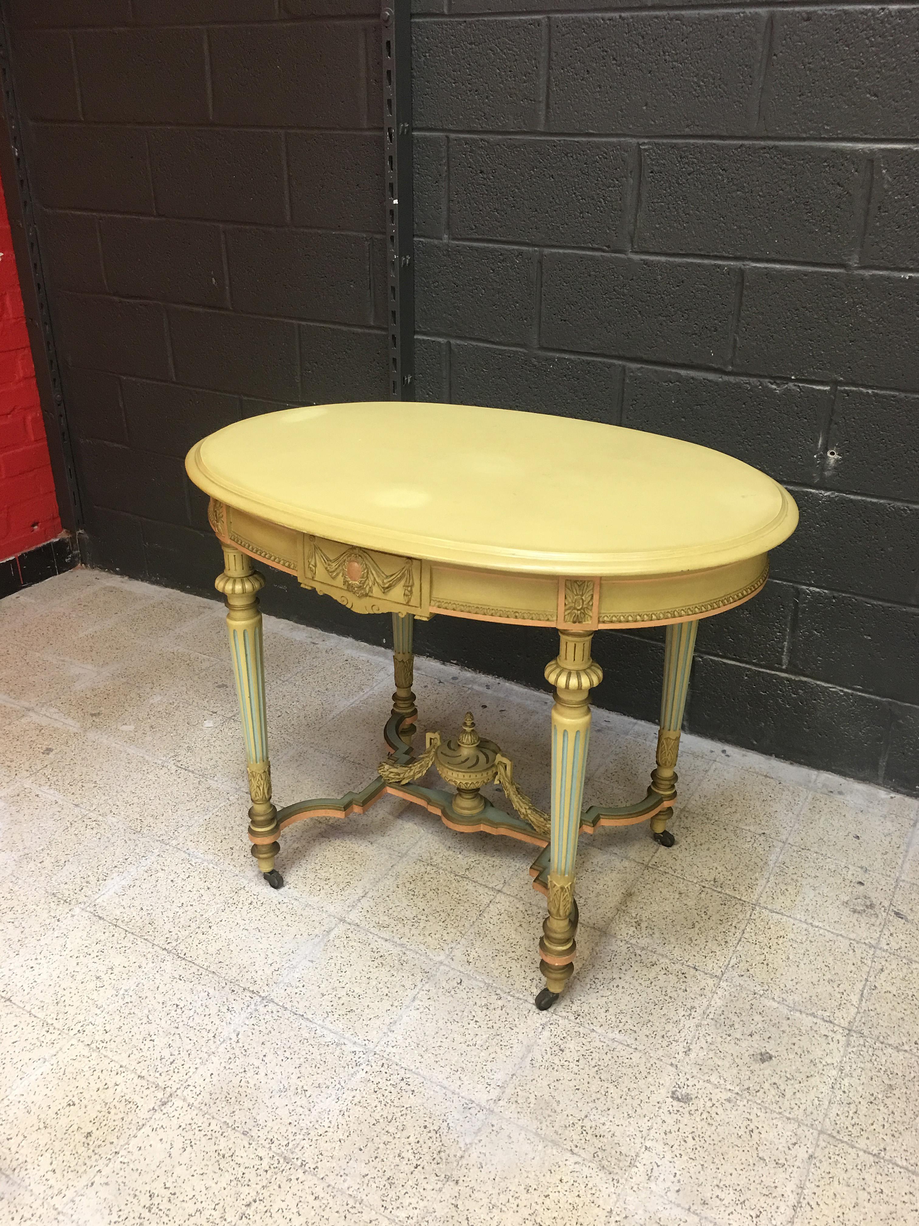 Table gueridon, Louis XVI style, patinated wood, circa 1900.