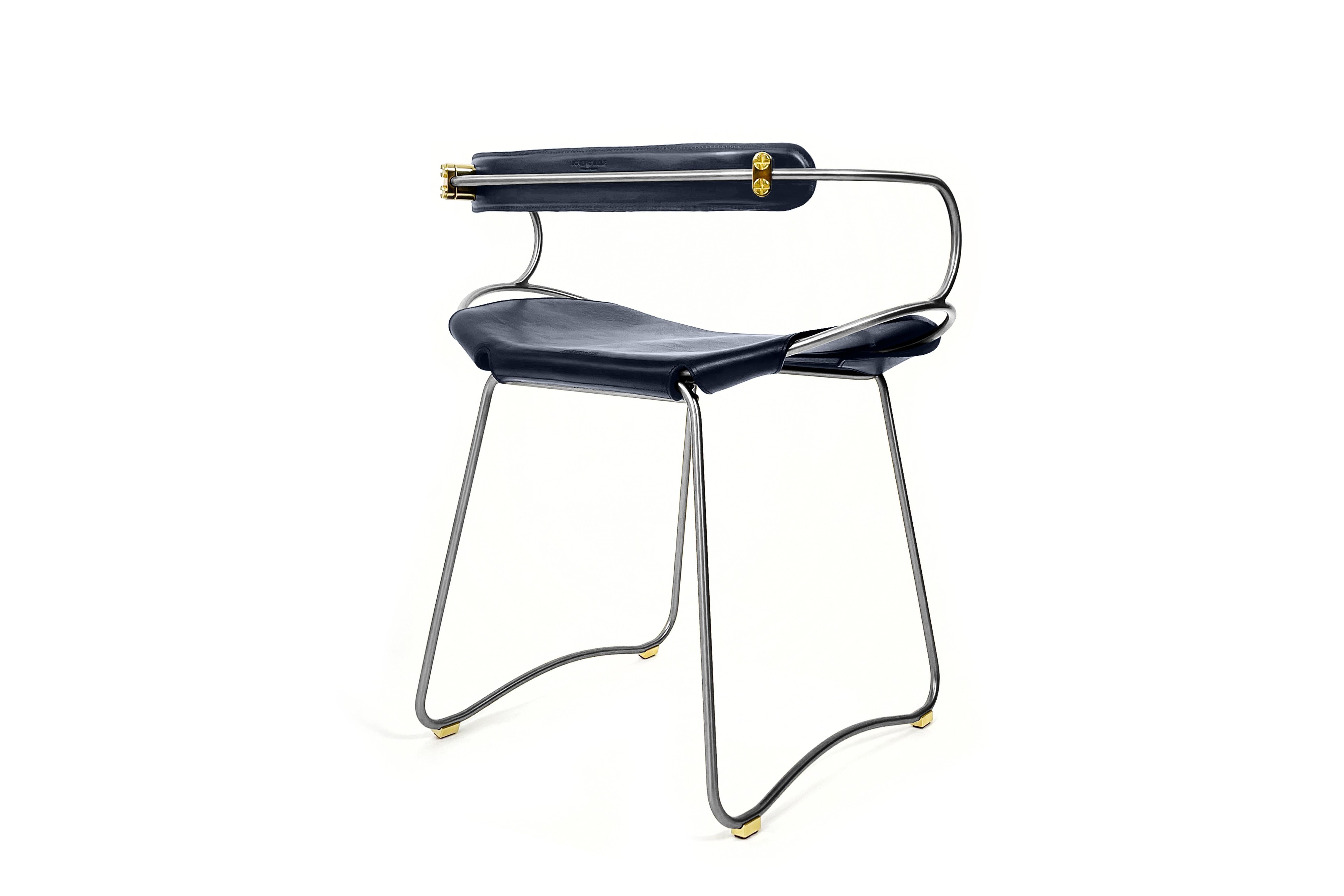 The Hug contemporary table stool with backrest is designed and conceived with a light aesthetic, the slight oscillation of the steel rod of 12 mm is complemented by the flexibility of the double 3.5 mm thick leather. When sitting in this furniture