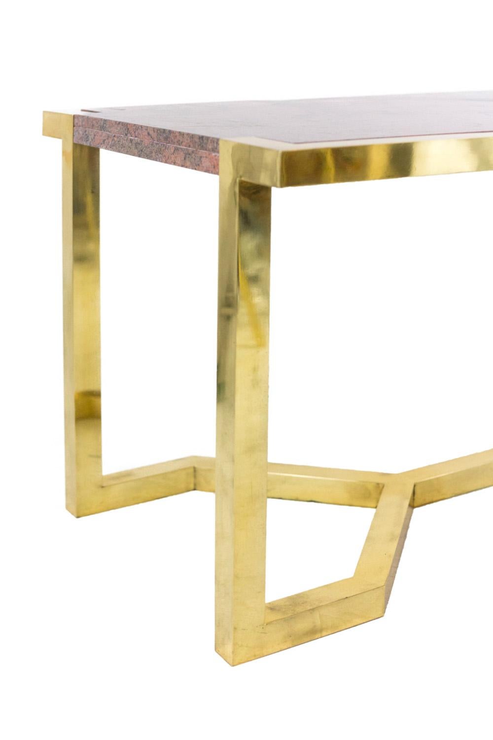 Table in Gilt Brass and Pink Granite, Italy, 1970s In Good Condition For Sale In Saint-Ouen, FR