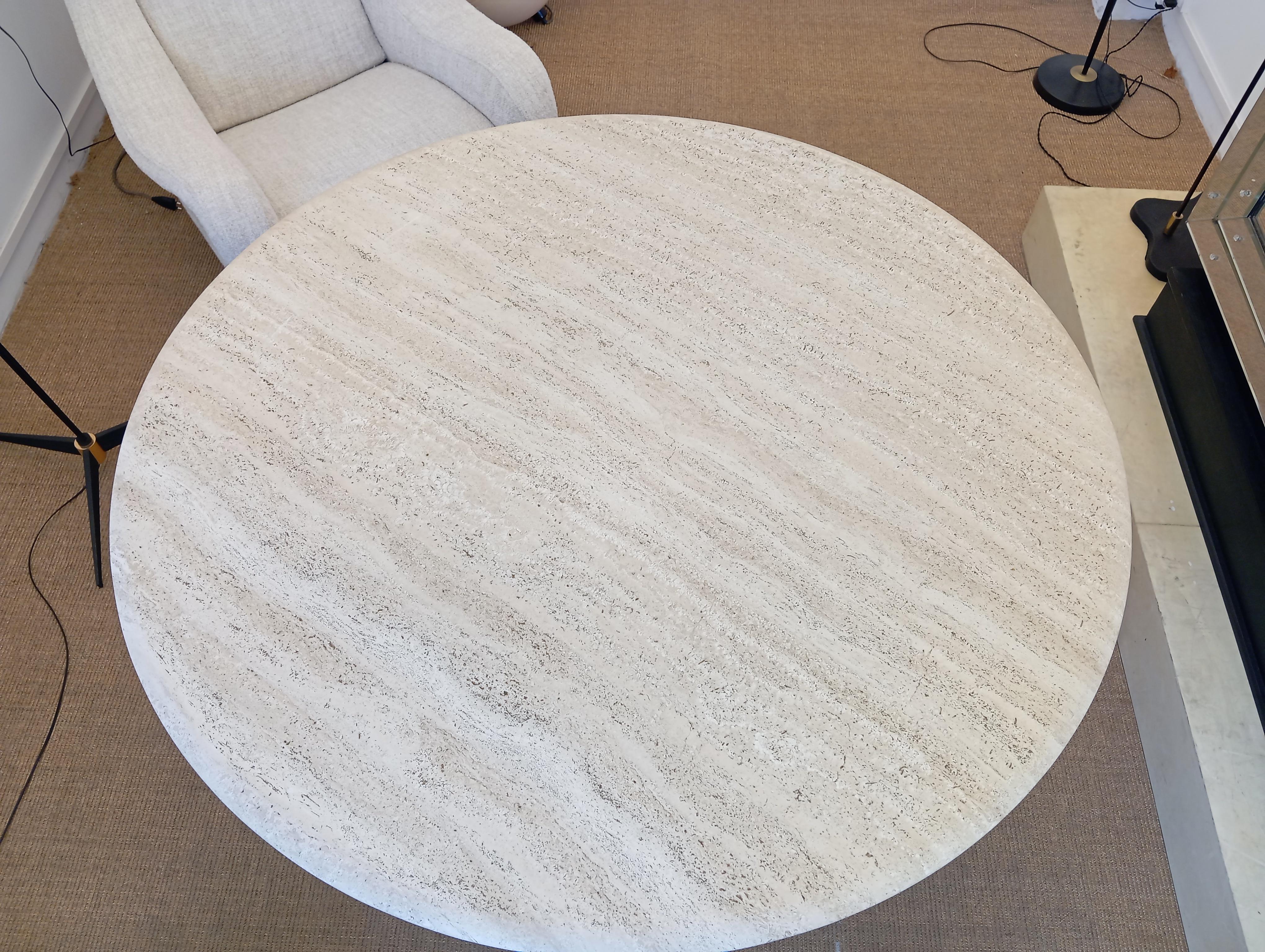 italien Table en travertin naturel, par Artélano circa 1980 en vente