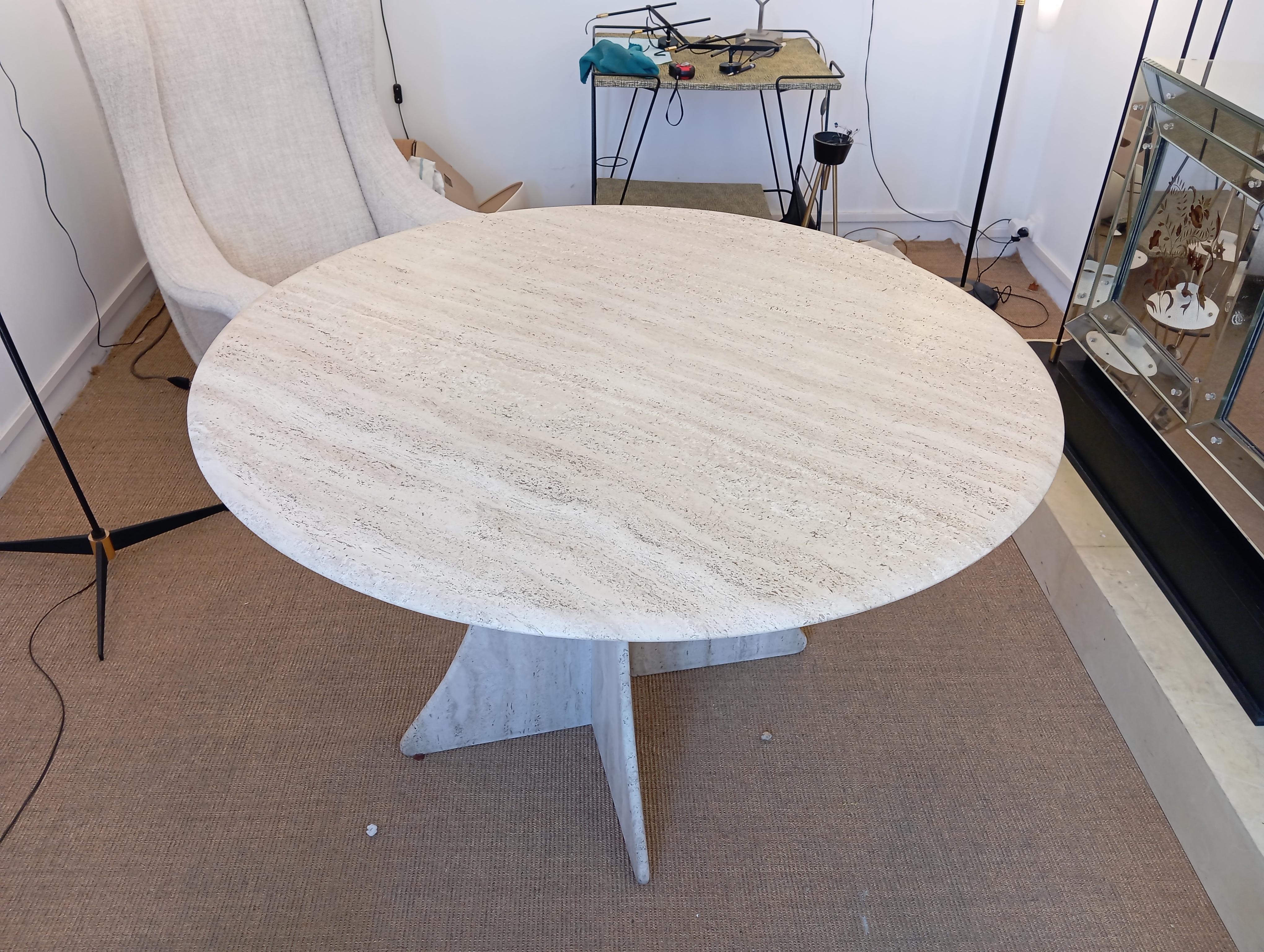 Table en travertin naturel, par Artélano circa 1980 en vente 1