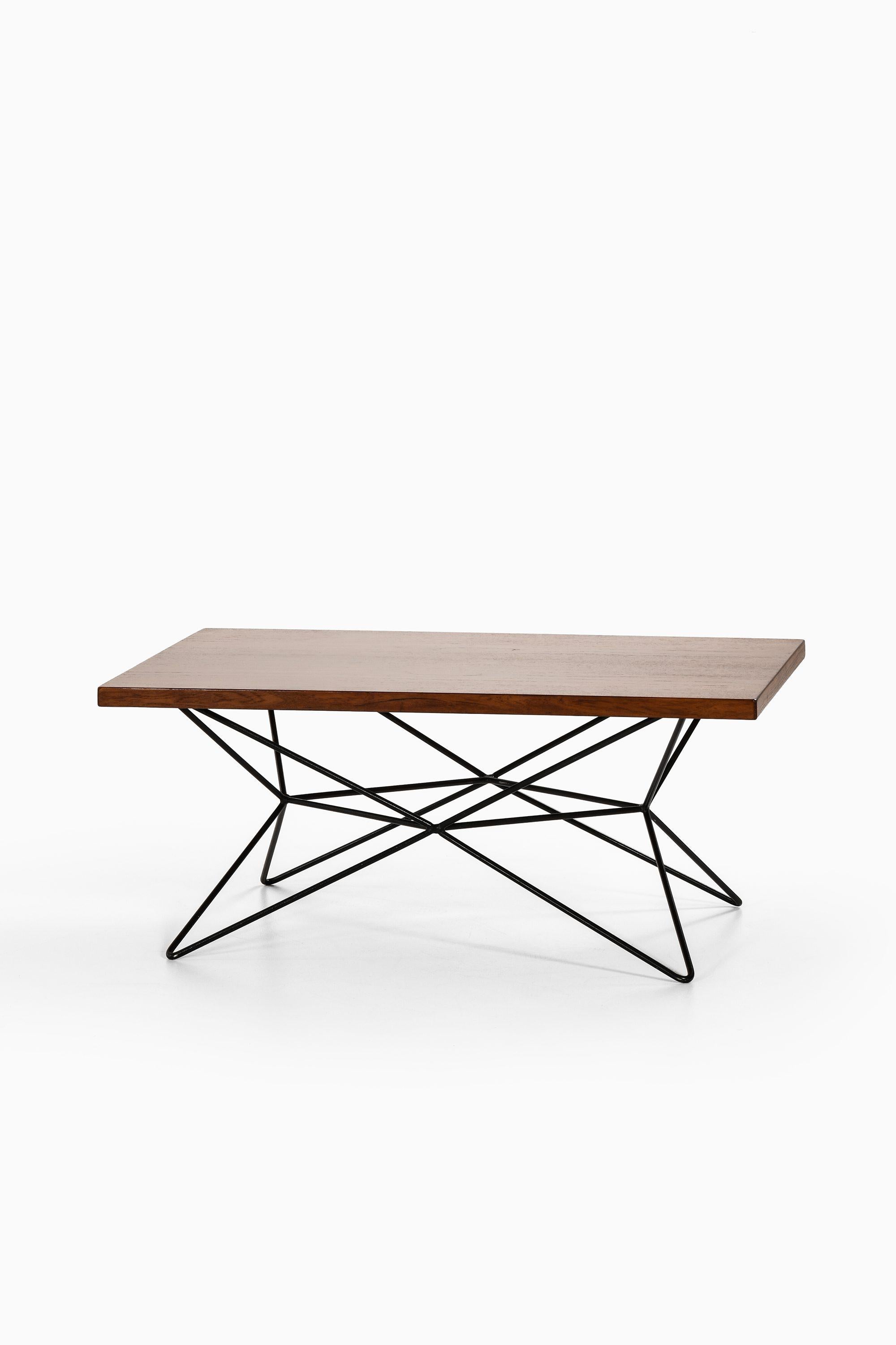 Scandinavian Modern Table in Teak and Black Lacquered Metal by Bengt Johan Gullberg, 1950's For Sale