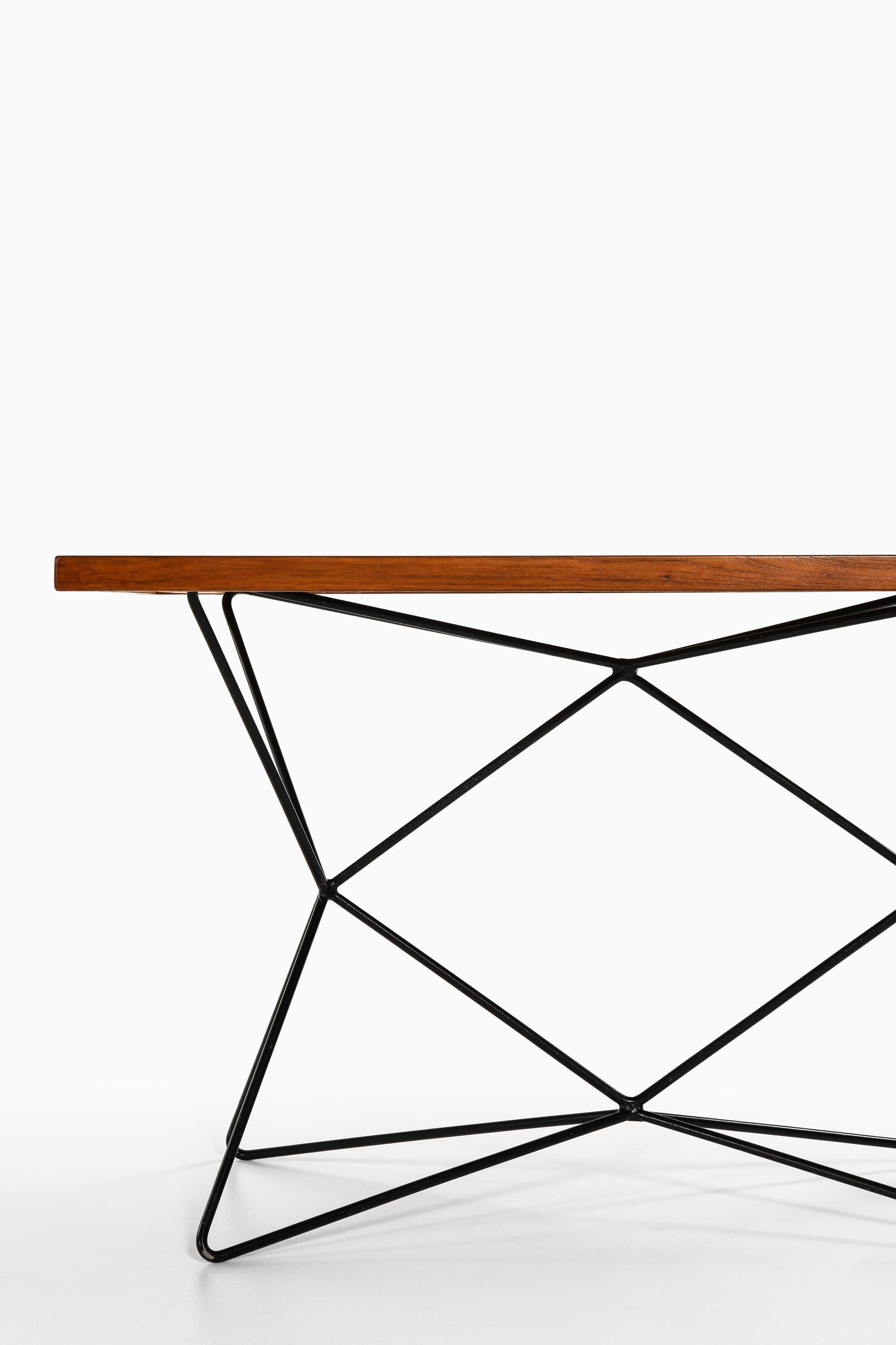 20th Century Table in Teak and Black Lacquered Metal by Bengt Johan Gullberg, 1950's For Sale