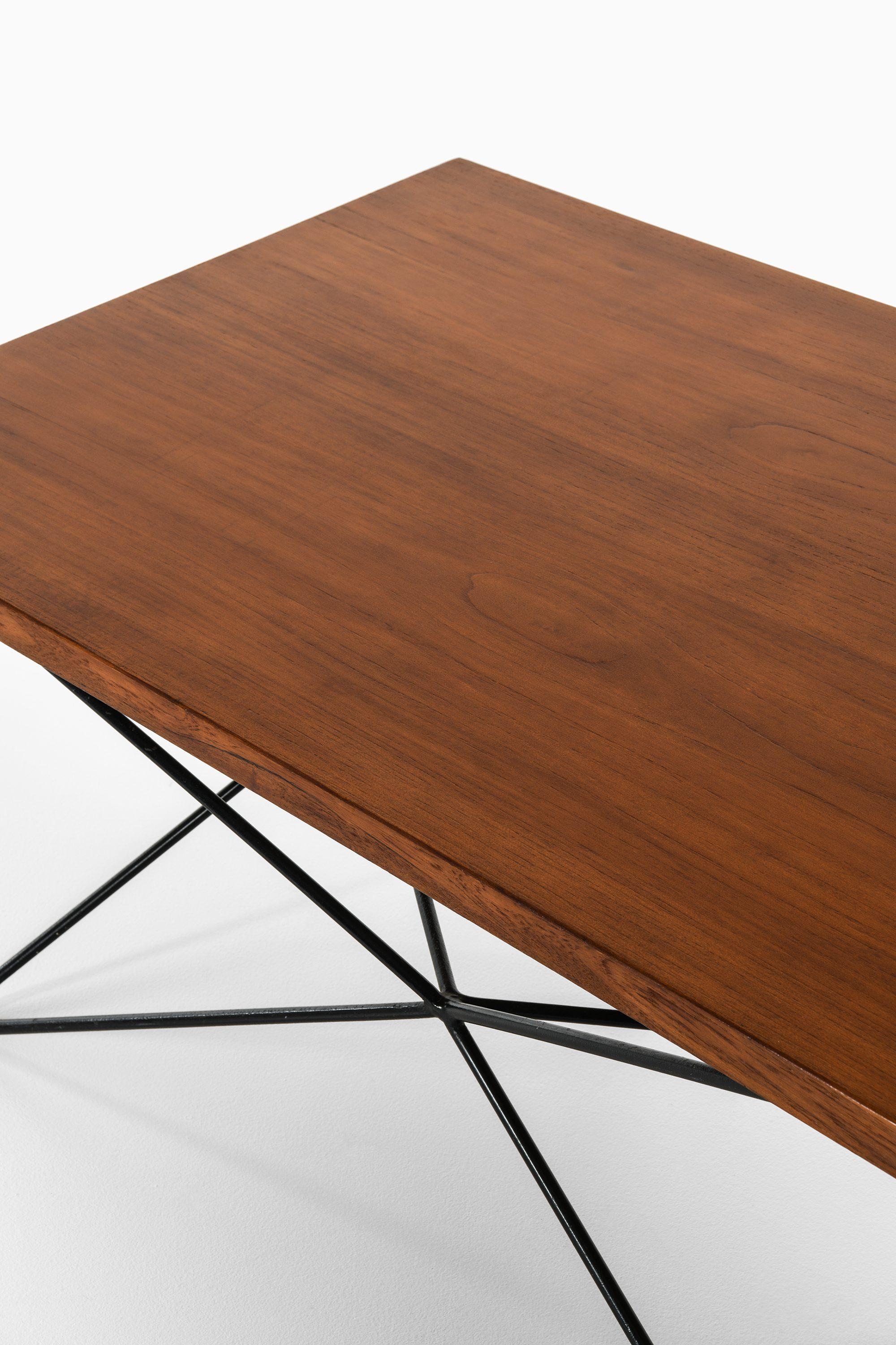 Table in Teak and Black Lacquered Metal by Bengt Johan Gullberg, 1950's For Sale 1