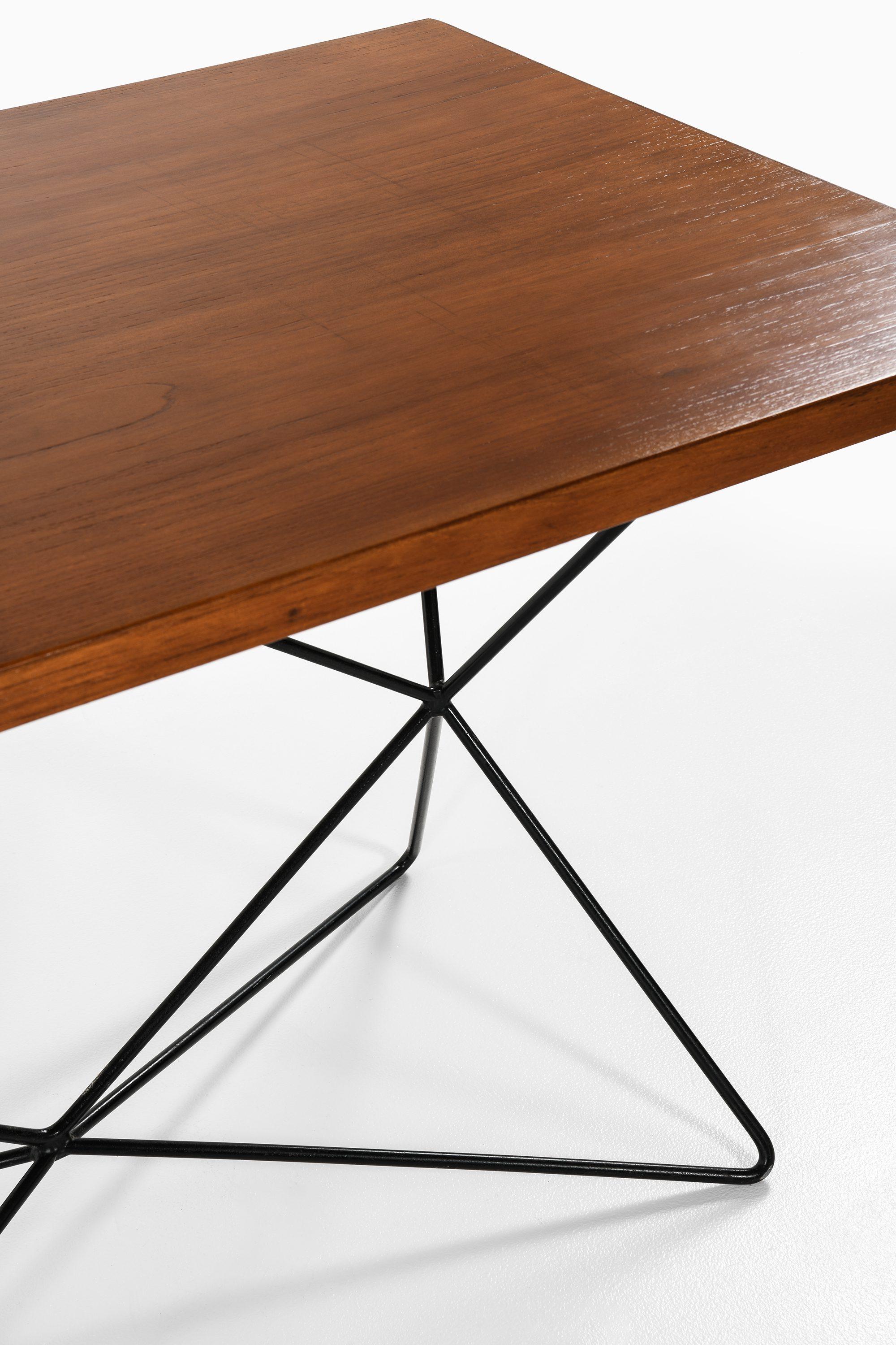 Table in Teak and Black Lacquered Metal by Bengt Johan Gullberg, 1950's For Sale 2