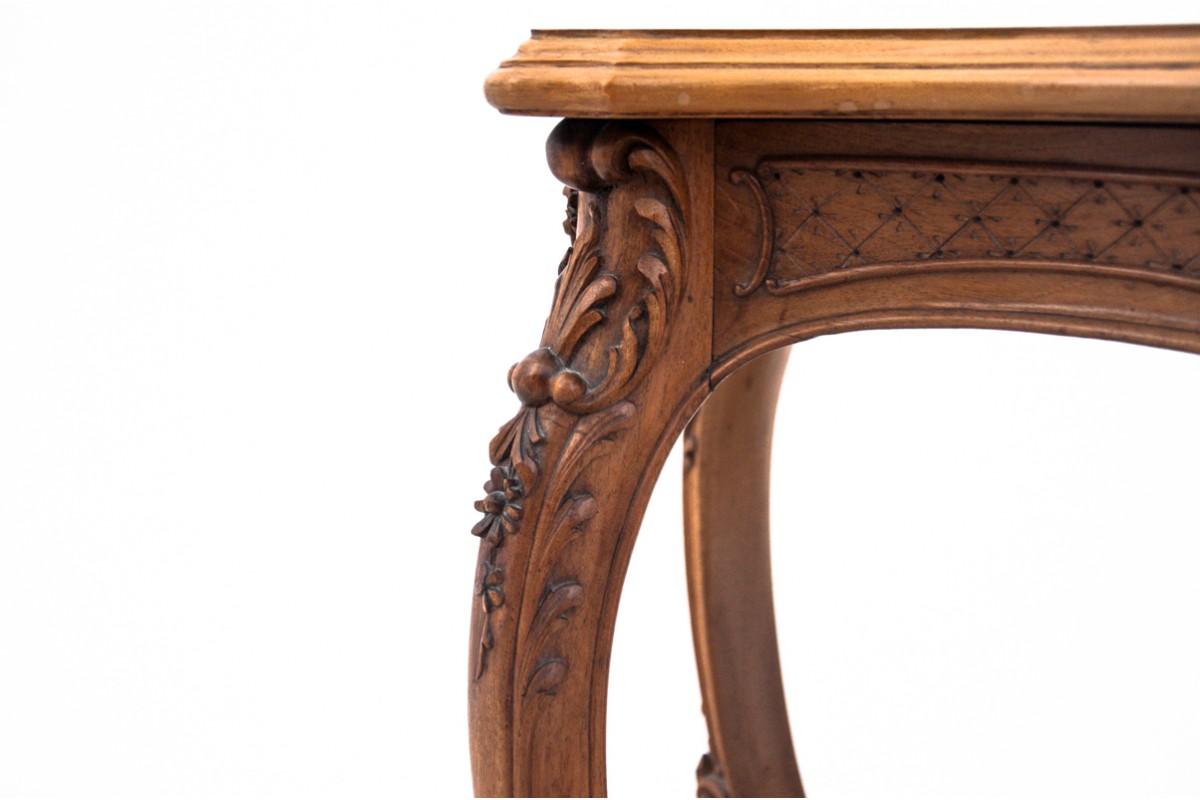 Tisch im Stil von Louis Philippe, Frankreich, um 1870. (Spätes 19. Jahrhundert) im Angebot