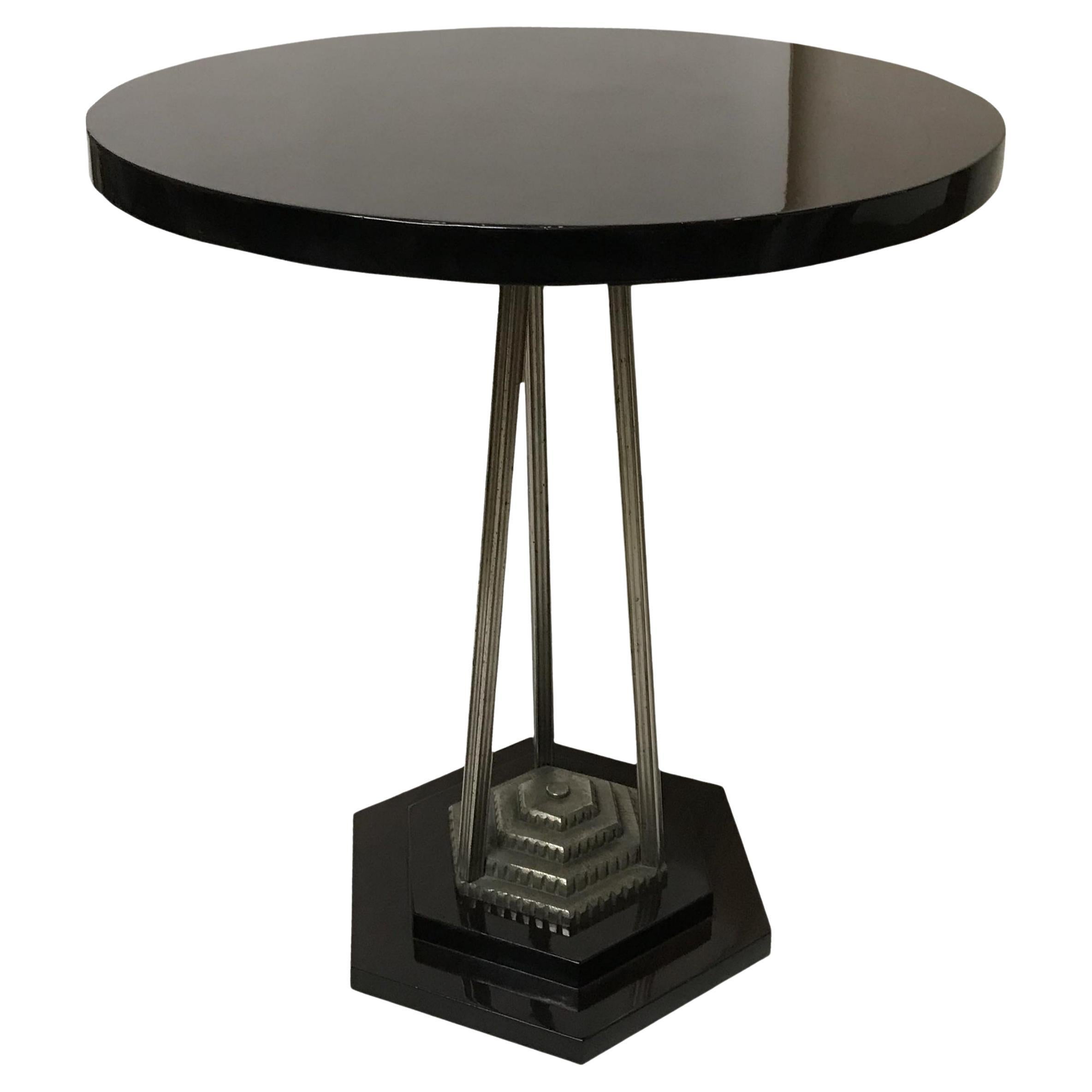 Table en bois et plaqué argent, 1930, France 