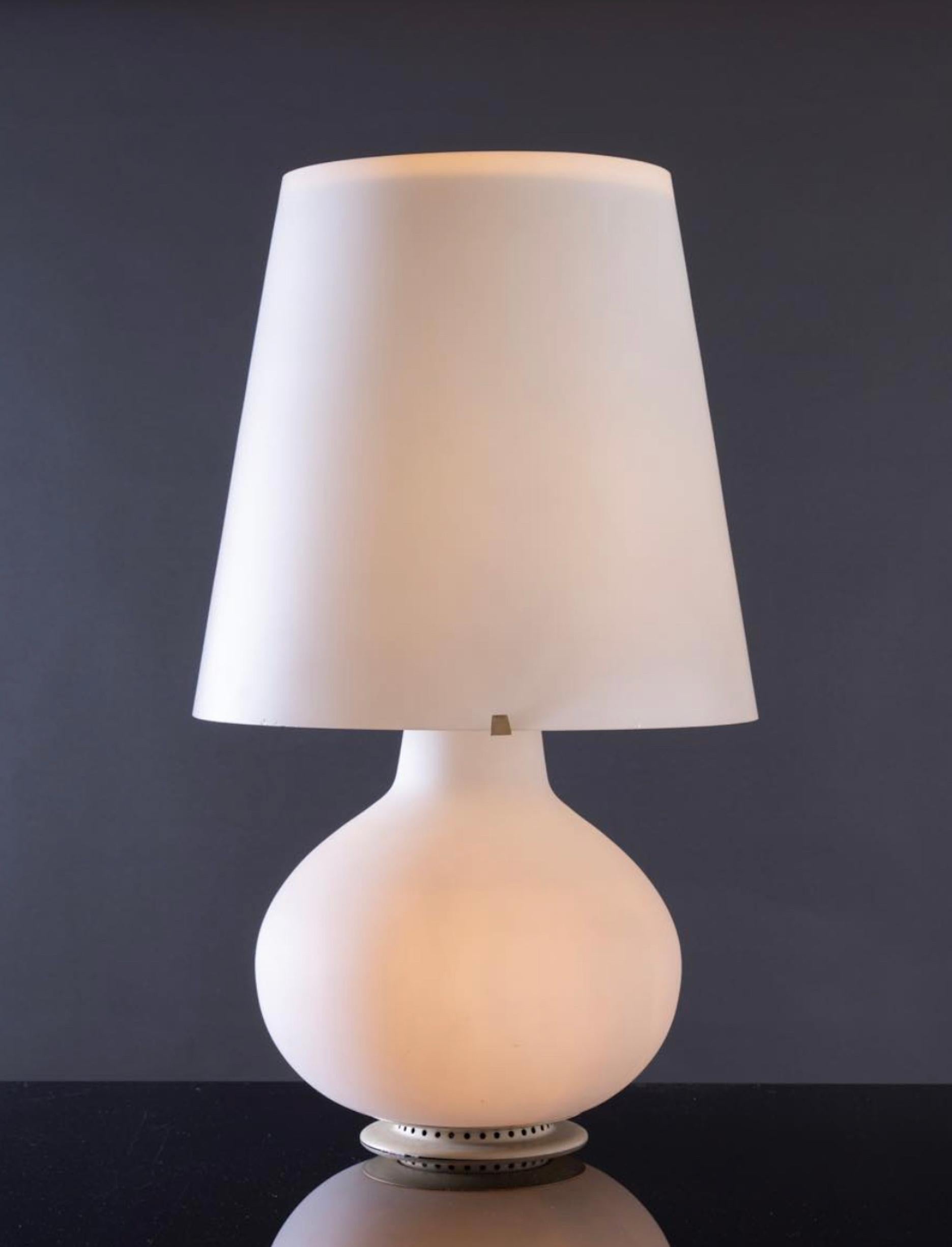 Lámpara de Sobremesa 1853 - Max Ingrand para Fontana Arte - Cristal Satinado - 1954 (Tamaño Grande) Moderno de mediados de siglo en venta