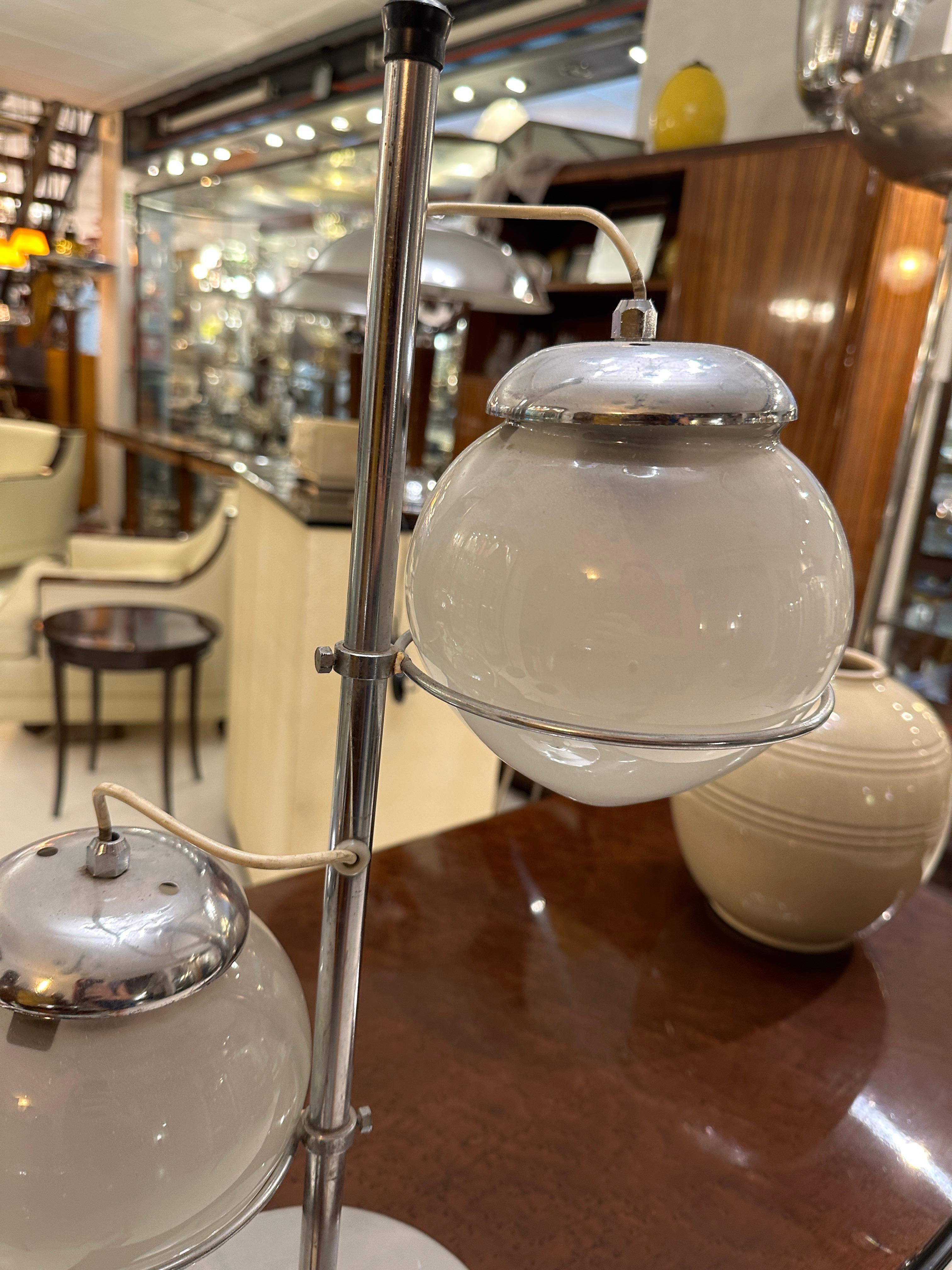 Lámpara de mesa, 1950, Materiales: cristal y cromo en venta 9