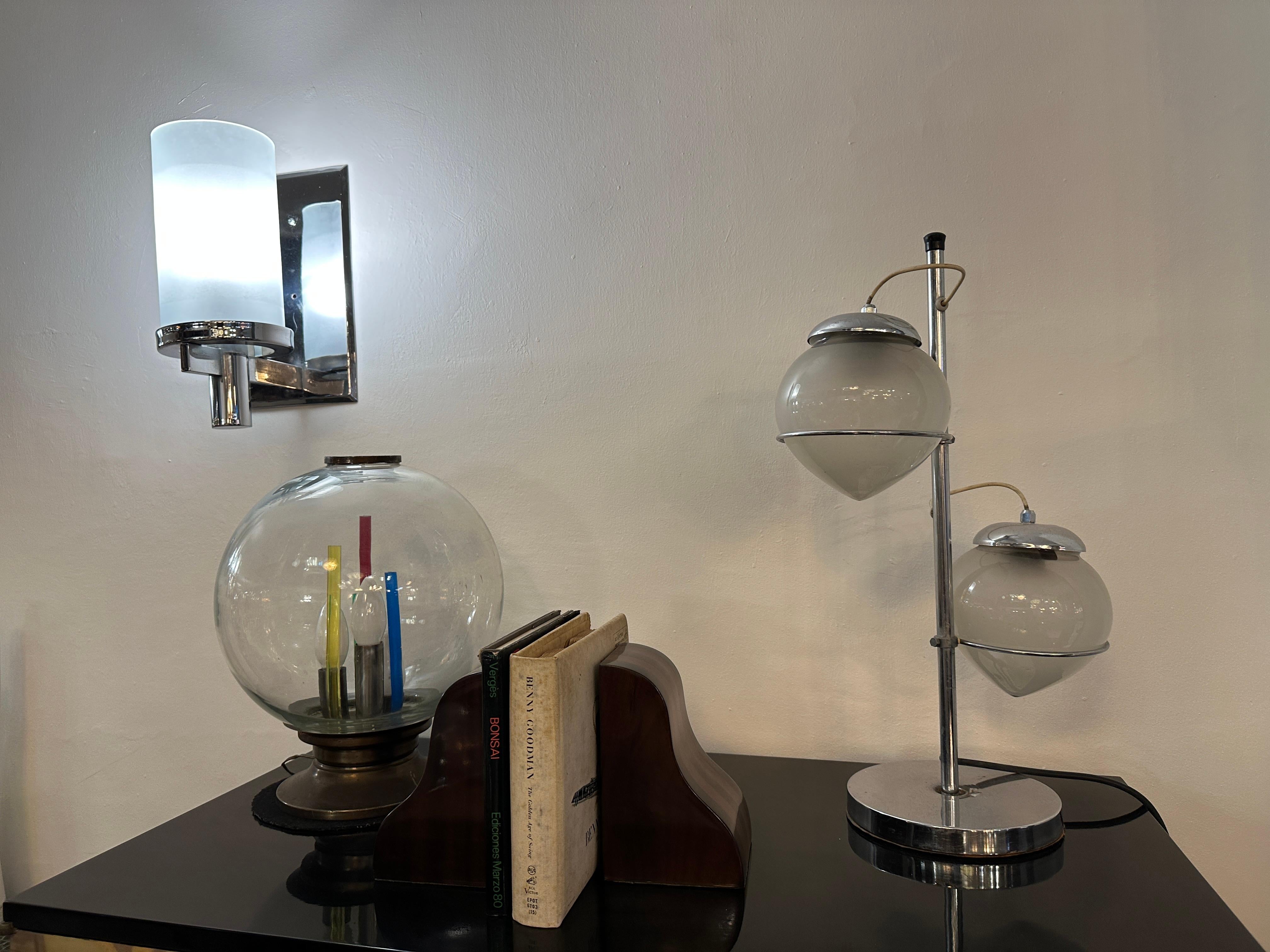 Danois Lampe de table, 1950, Matériaux : verre et chrome en vente