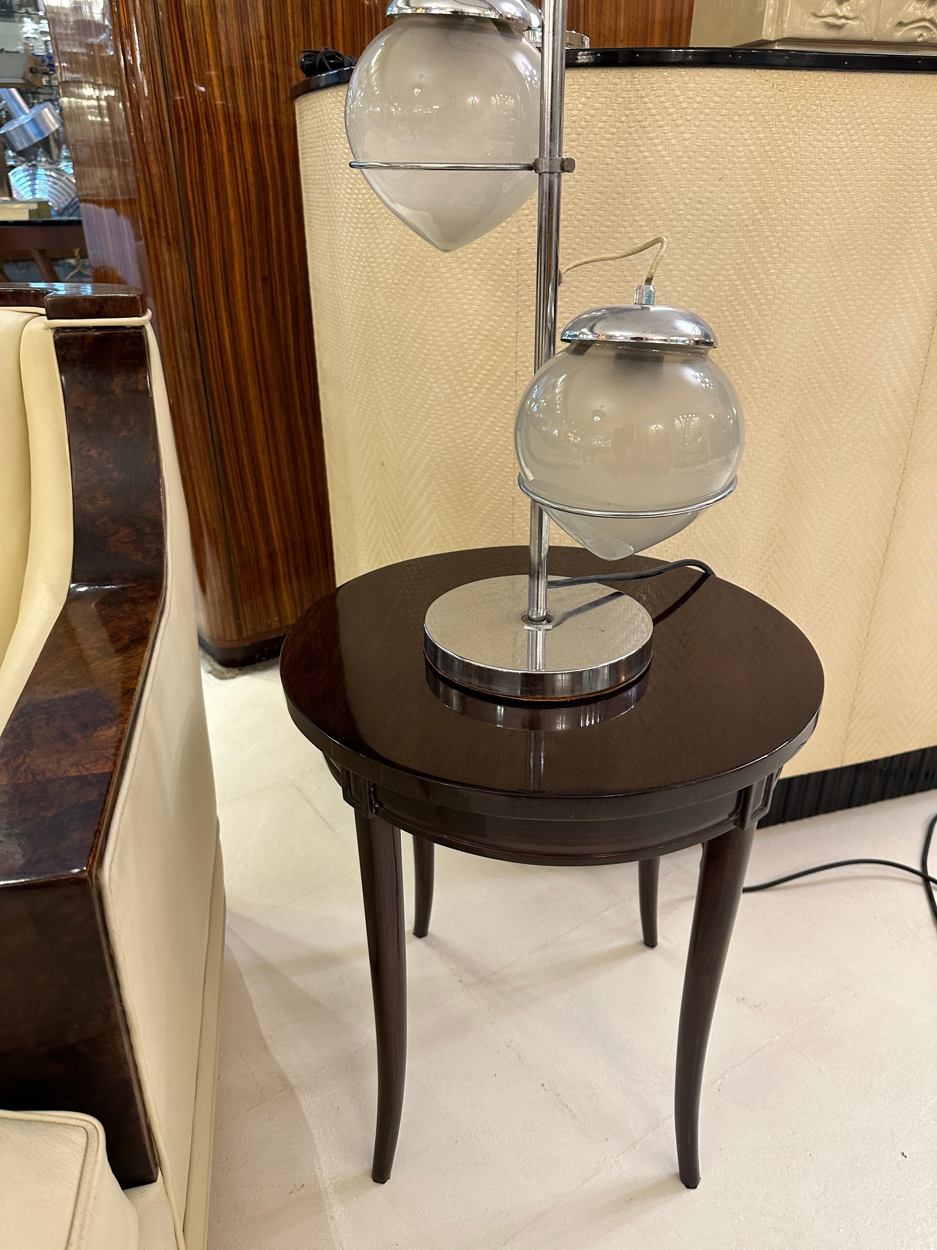 Lampe de table, 1950, Matériaux : verre et chrome en vente 2