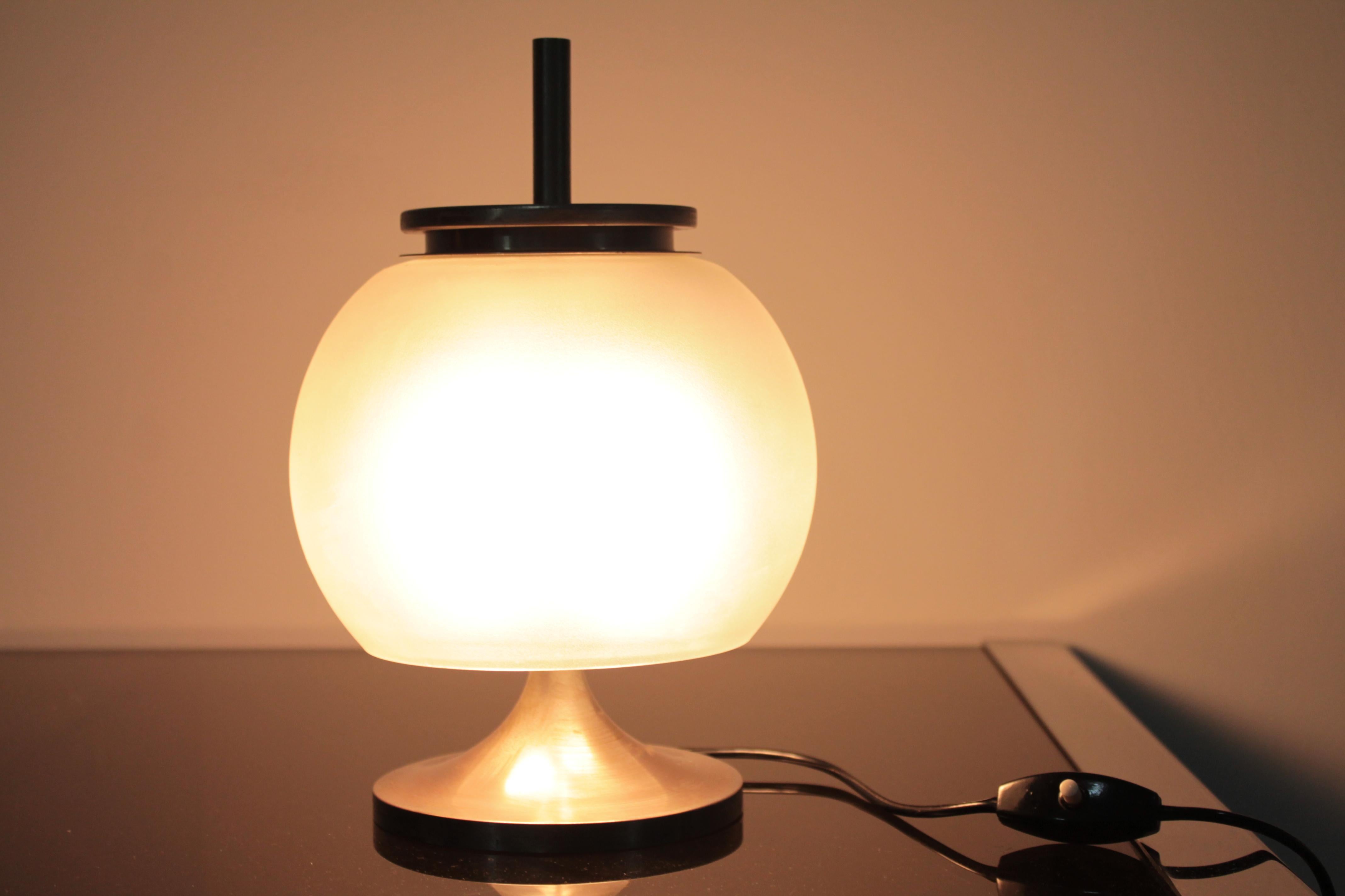 Table Lamp 1960s by Artemide Design Sergio Mazza Frosted Glass In Good Condition In Palermo, Palermo