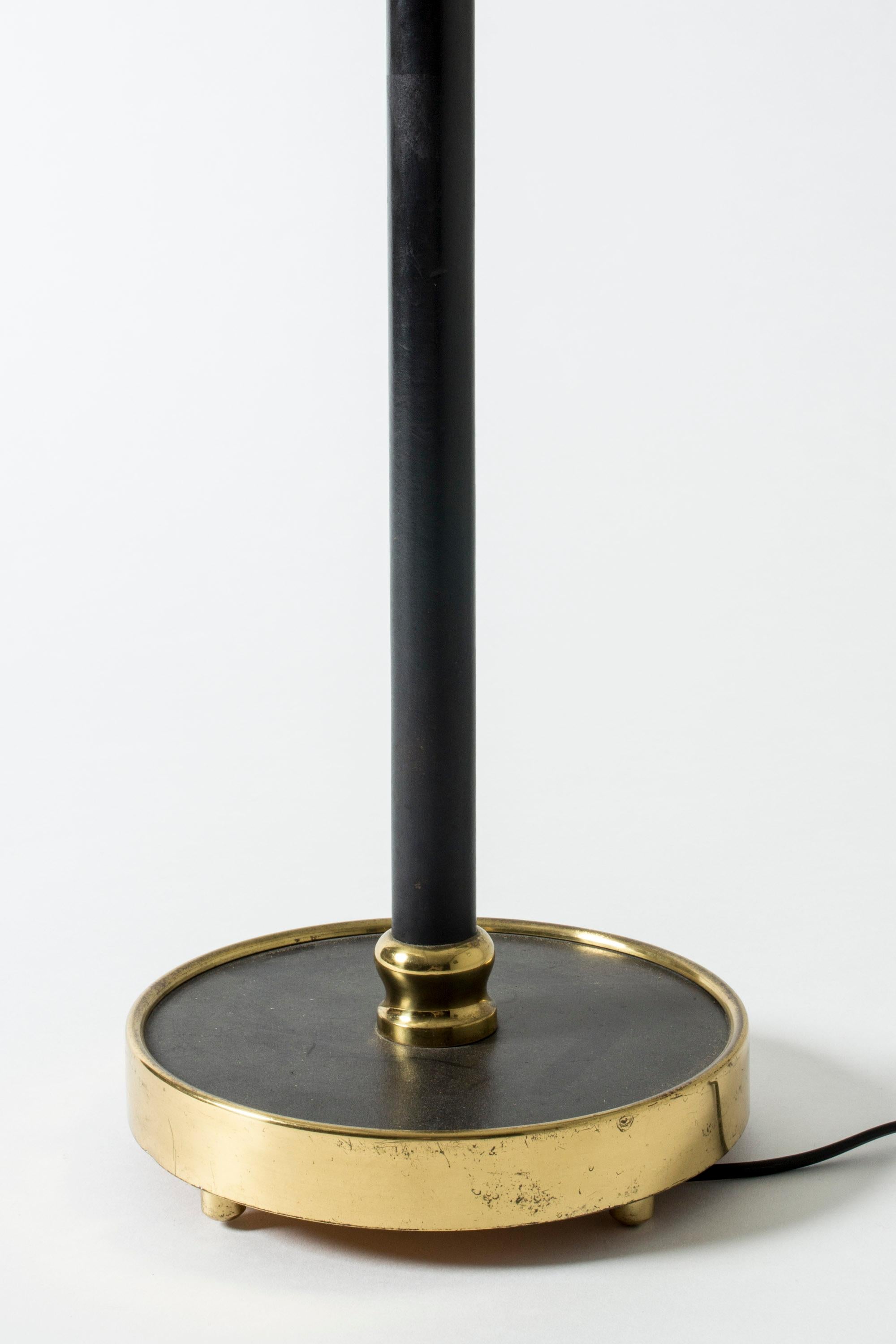 Laiton Lampe de bureau n° 21434 conçue par Josef Frank pour Svenskt Tenn, Suède en vente
