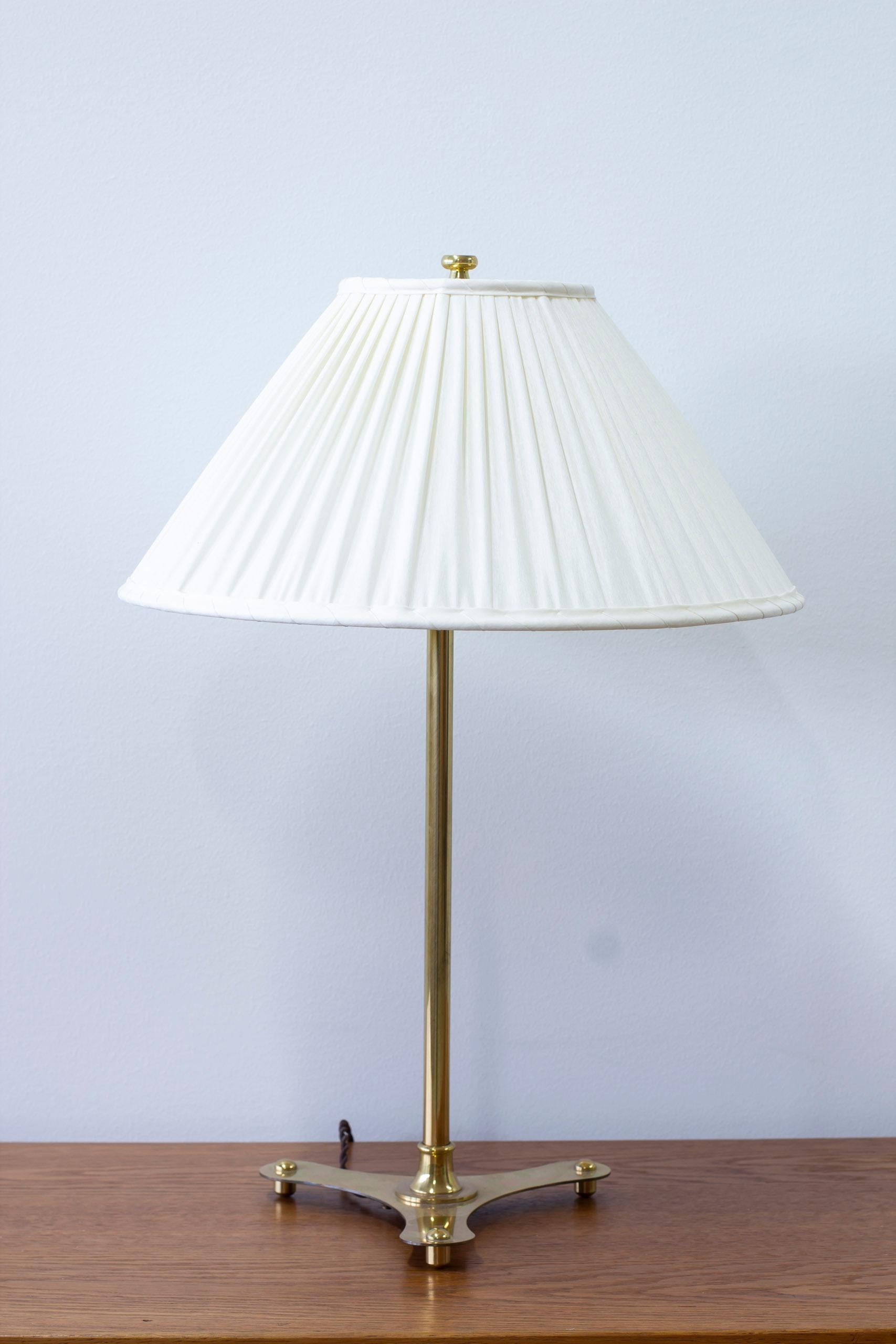 Scandinavian Modern Table lamp 2467 by Josef Frank. Firma Svenskt Tenn, Sweden For Sale