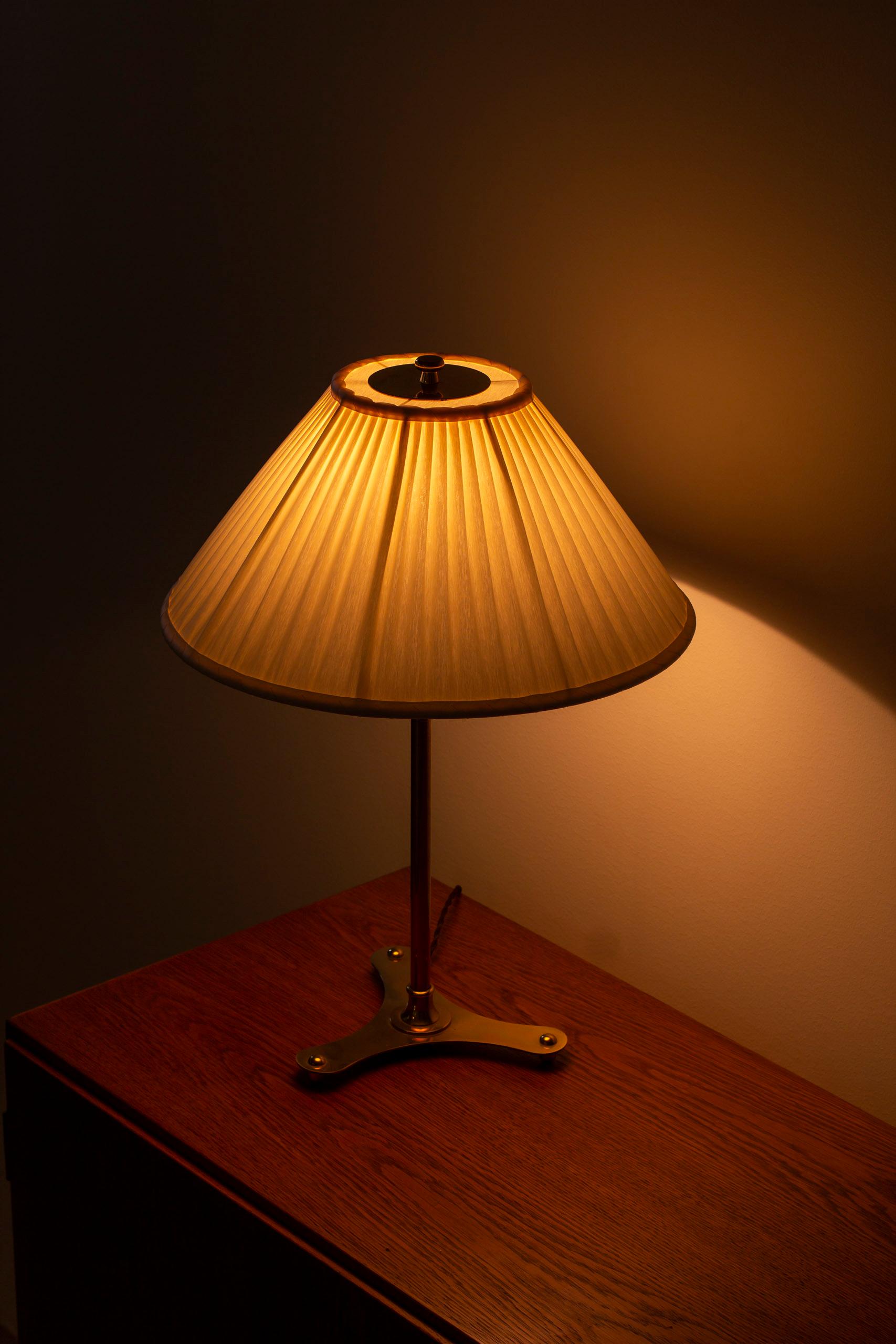 Brass Table lamp 2467 by Josef Frank. Firma Svenskt Tenn, Sweden For Sale