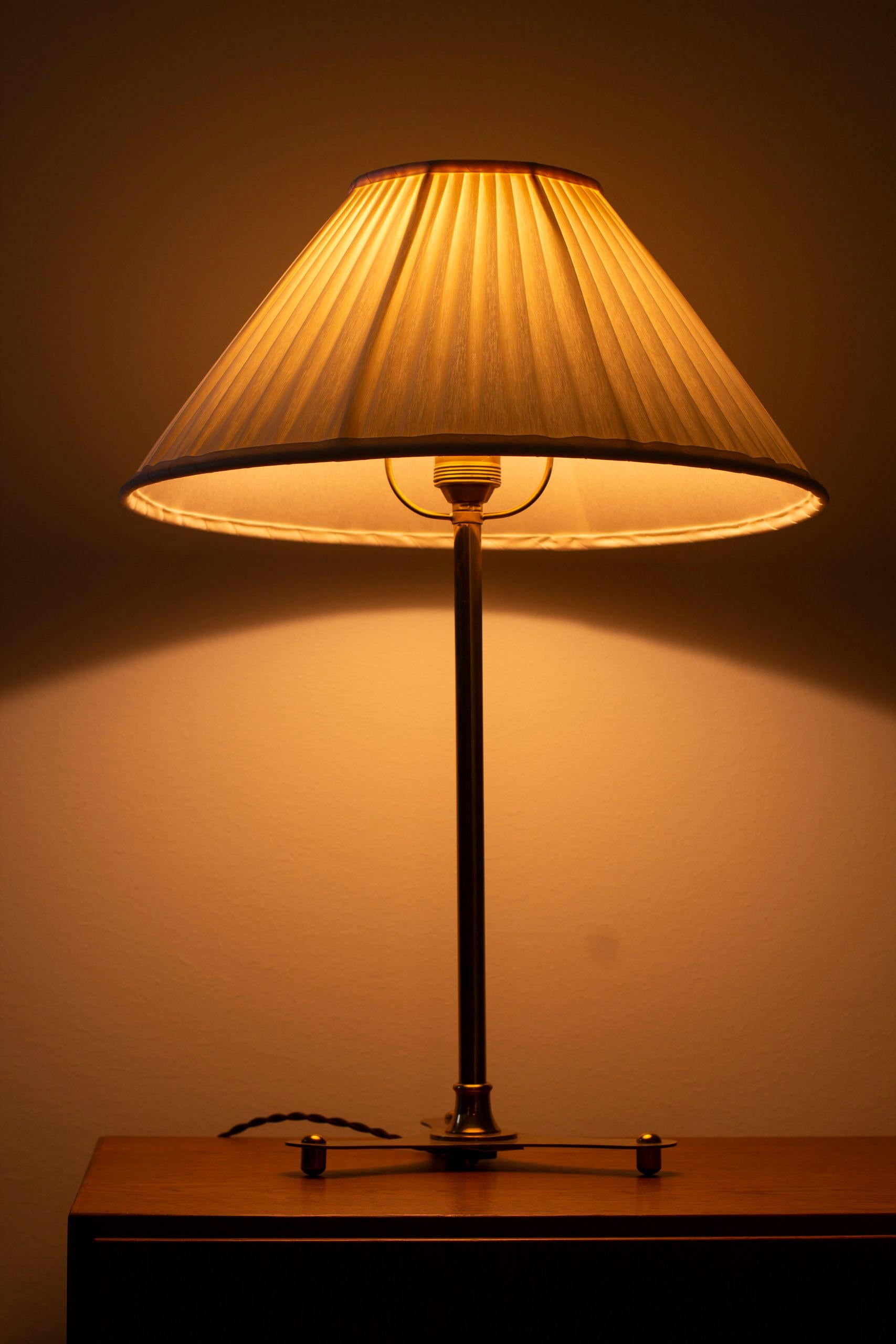 Table lamp 2467 by Josef Frank. Firma Svenskt Tenn, Sweden For Sale 2