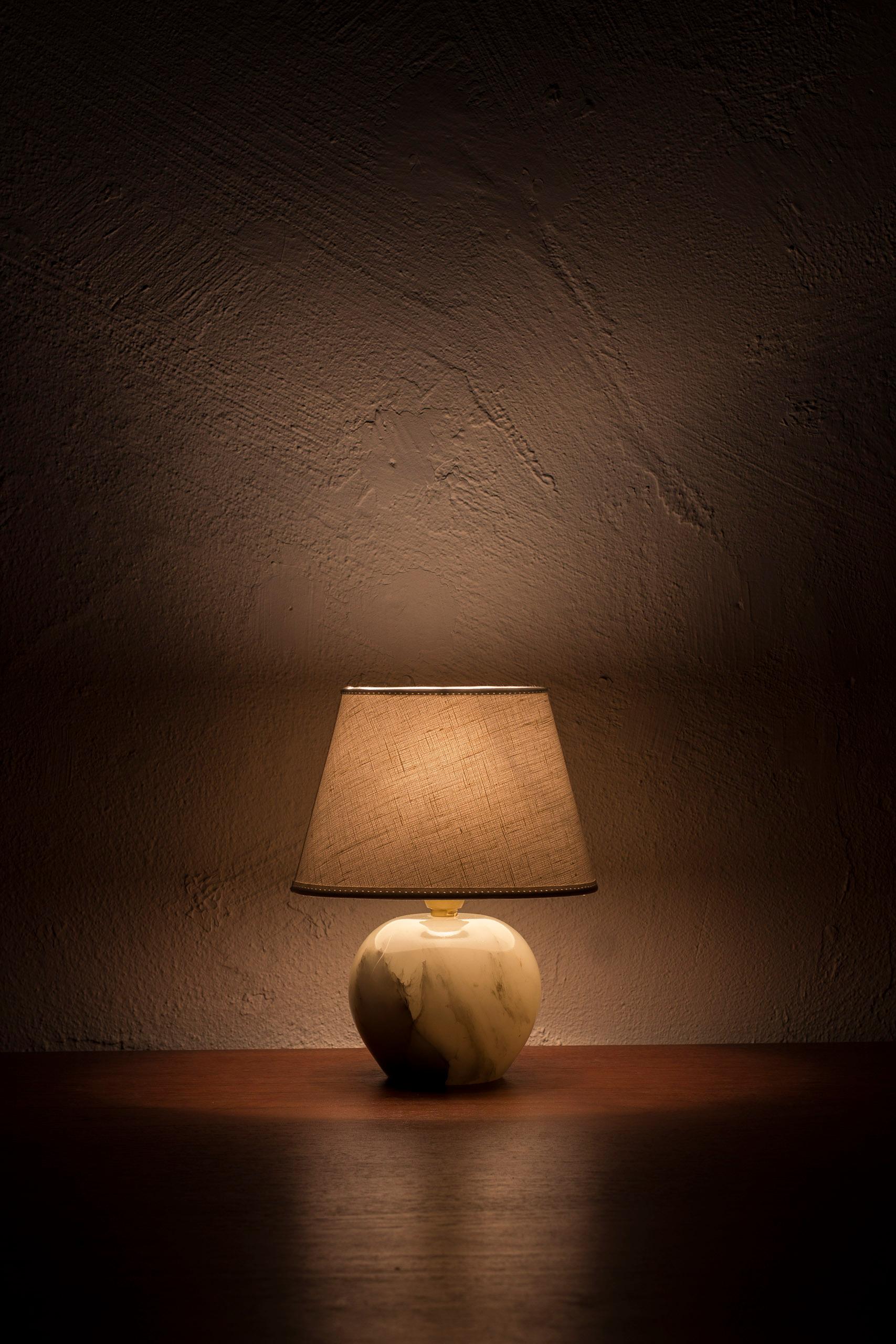 Table lamp 2575 in onyx by Josef Frank, Svenskt Tenn 1950s 2