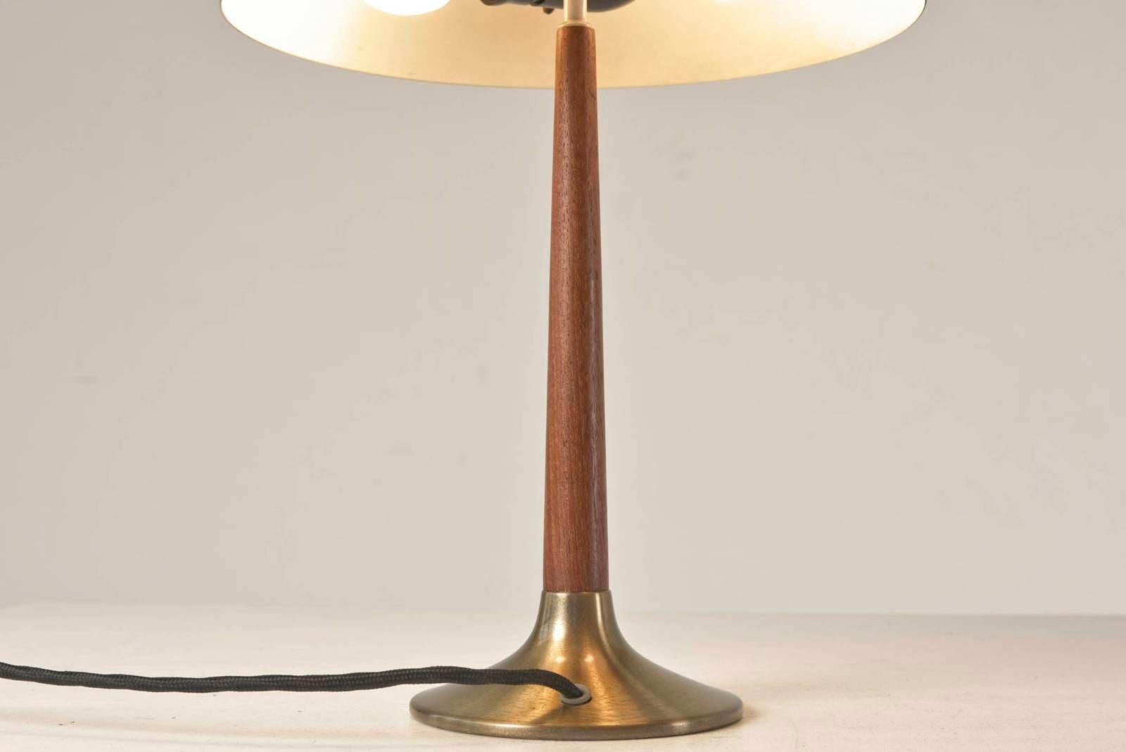 Mid-20th Century Table Lamp 41101 by Svend Aage Holm-Sørensen in Brass and Teak, Denmark - 1965 For Sale