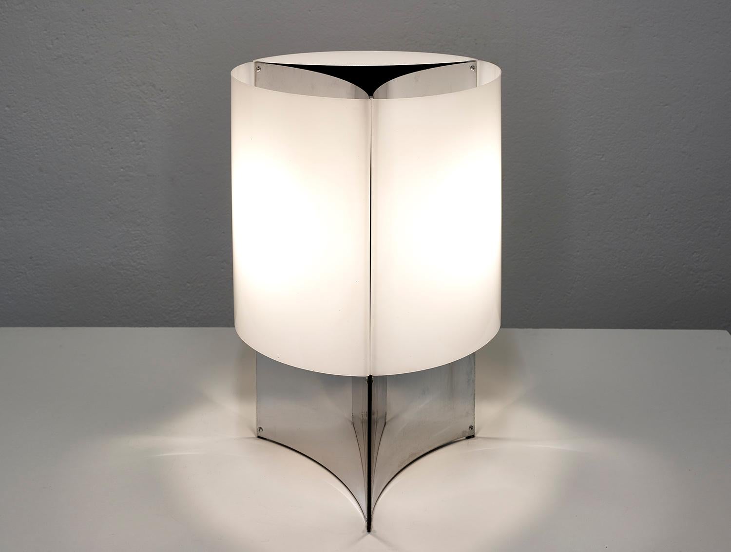 Mid-Century Modern Table lamp 526g by Massimo Vignelli, Ed. Arteluce 1965 en vente