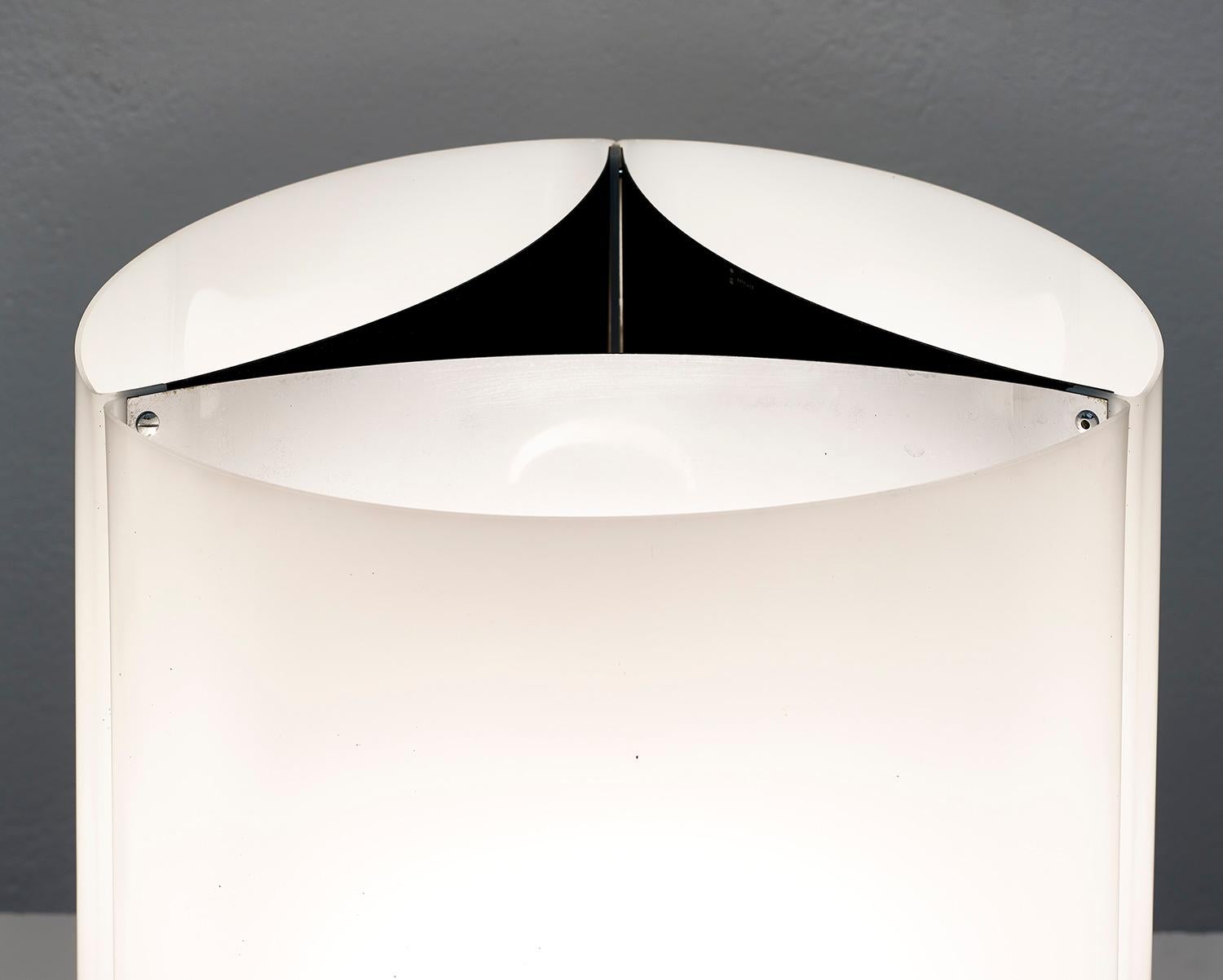 Table lamp 526g by Massimo Vignelli, Ed. Arteluce 1965 Bon état - En vente à Renens, CH