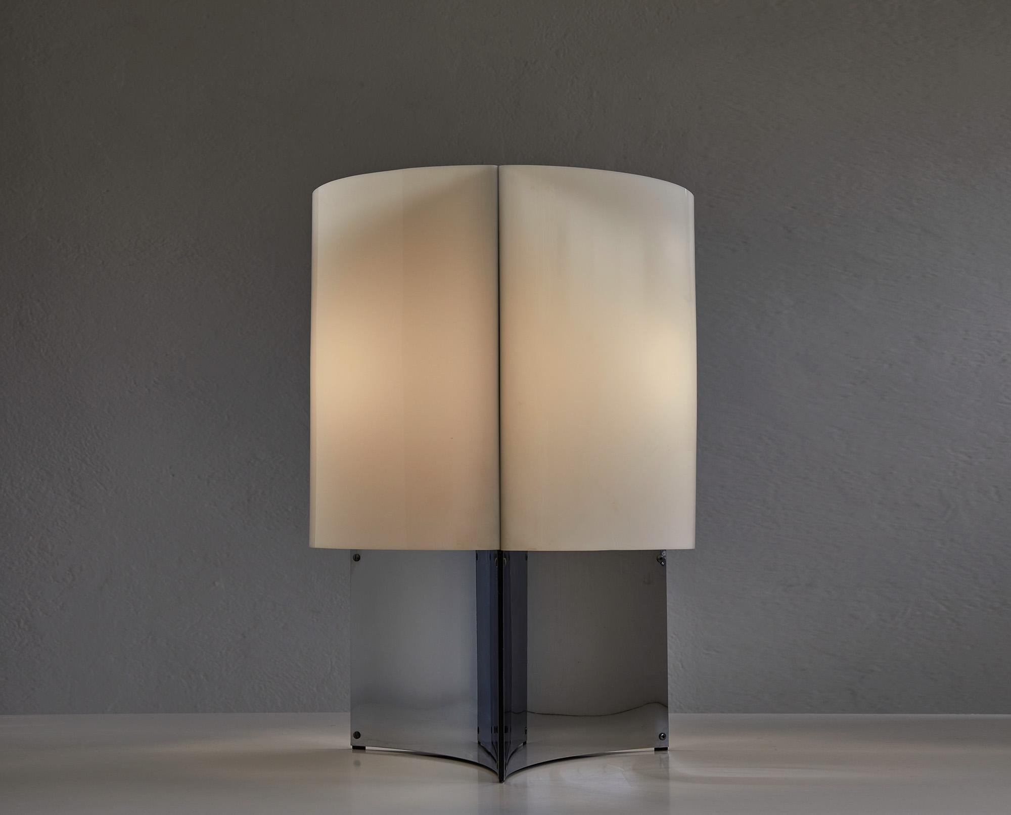 Milieu du XXe siècle Table lamp 526g by Massimo Vignelli, Ed. Arteluce 1965 en vente