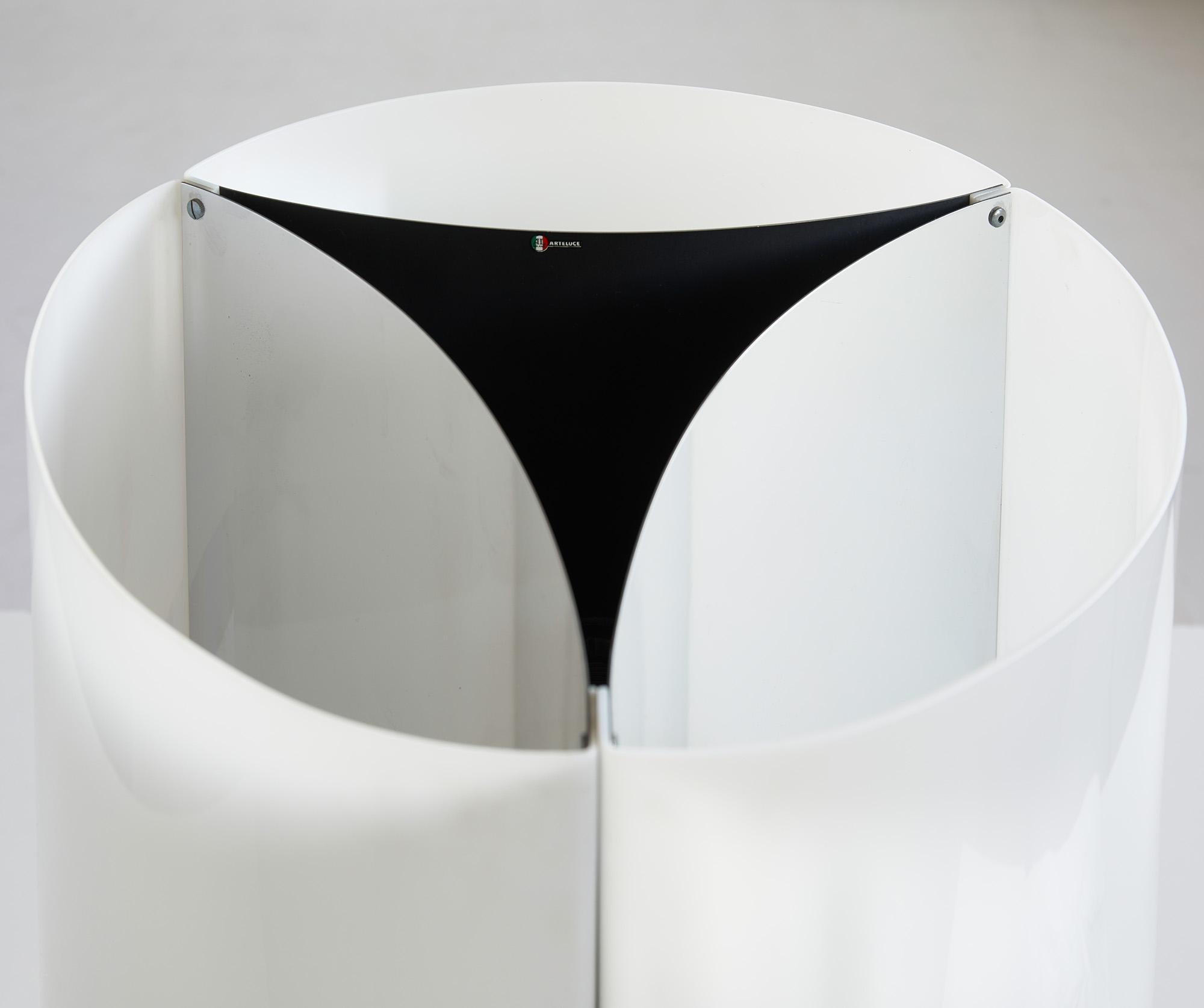 Table lamp 526g by Massimo Vignelli, Ed. Arteluce 1965 en vente 1