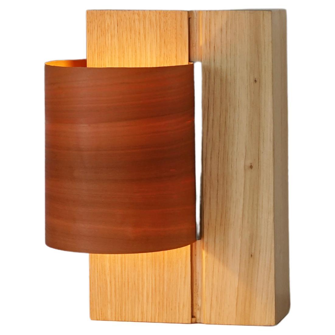 Lampe de bureau 6/10, en chêne et bois de poire, fabriquée à la main en France, édition OROS en vente
