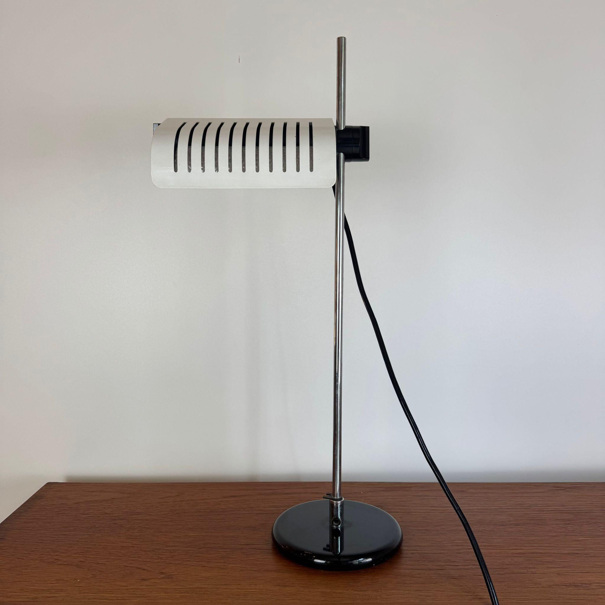 Table lamp 885/L Joe Colombo for Oluce, Italy 1970 im Angebot 2