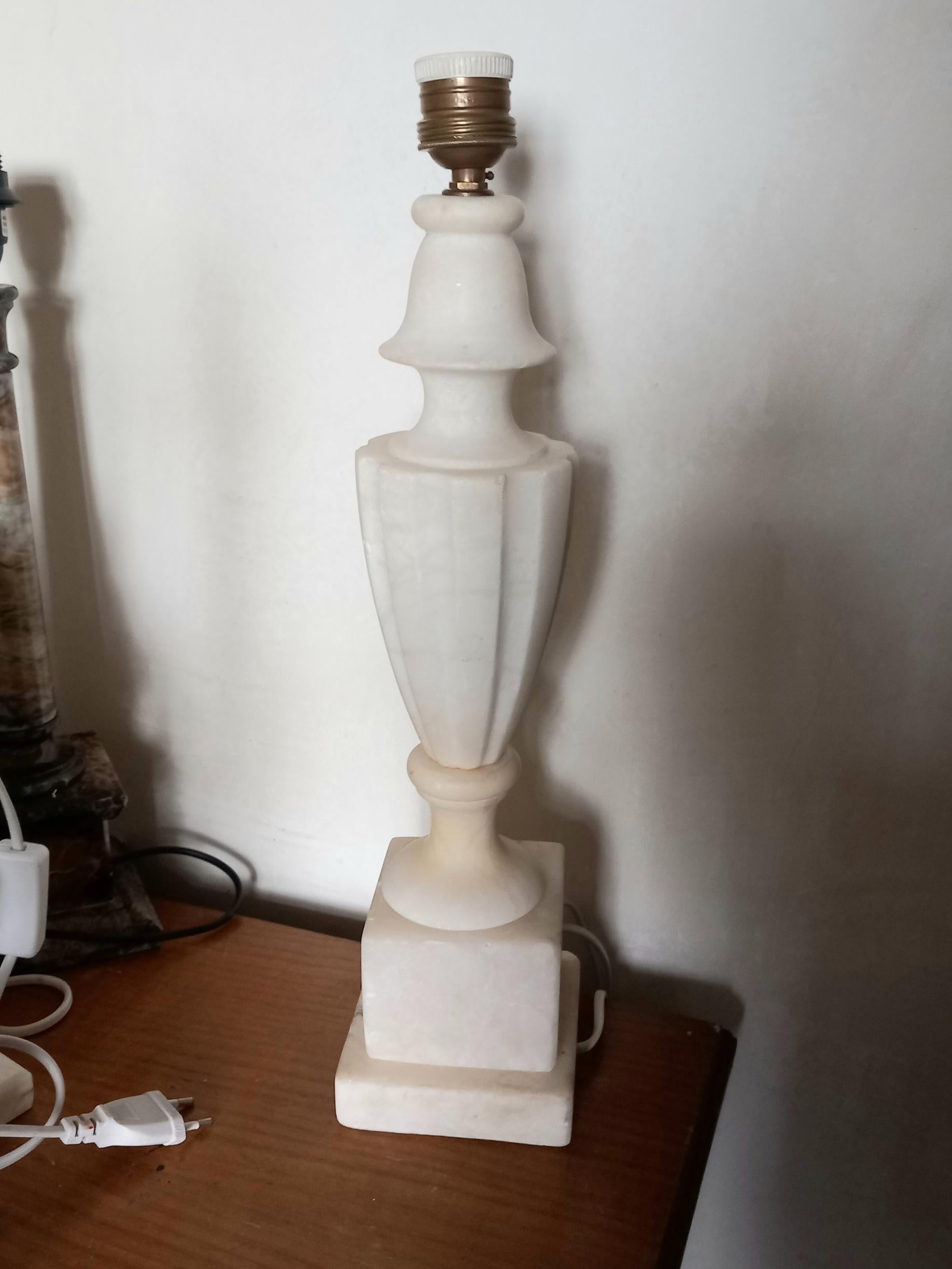 Lampe de table Art déco en albâtre ou marbre blanc  Large  Début du 20e siècle en Espagne en vente 5