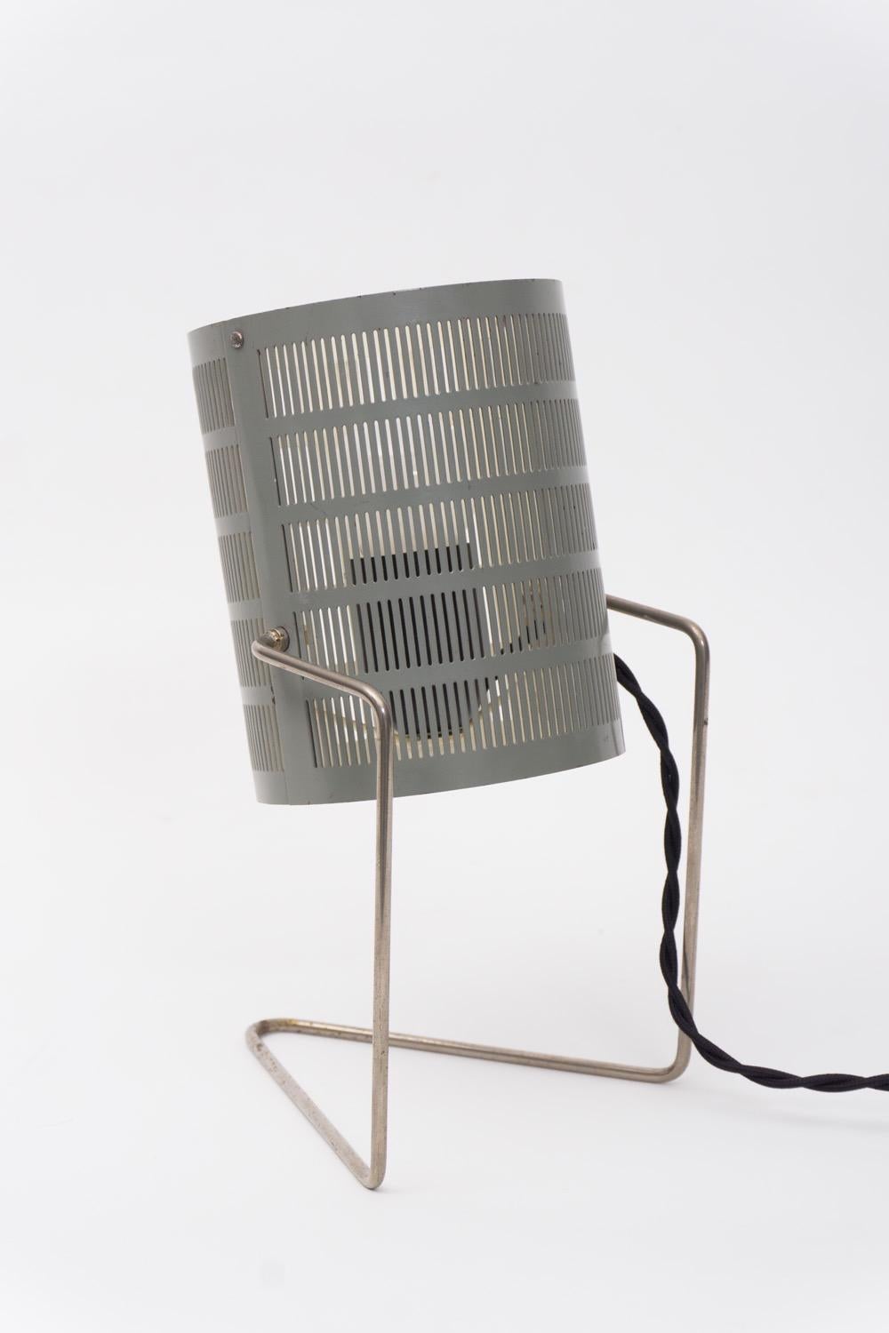 Tischlampe, Aluminium, von Giardi e Barzaghi, 1955-57 (Italienisch) im Angebot