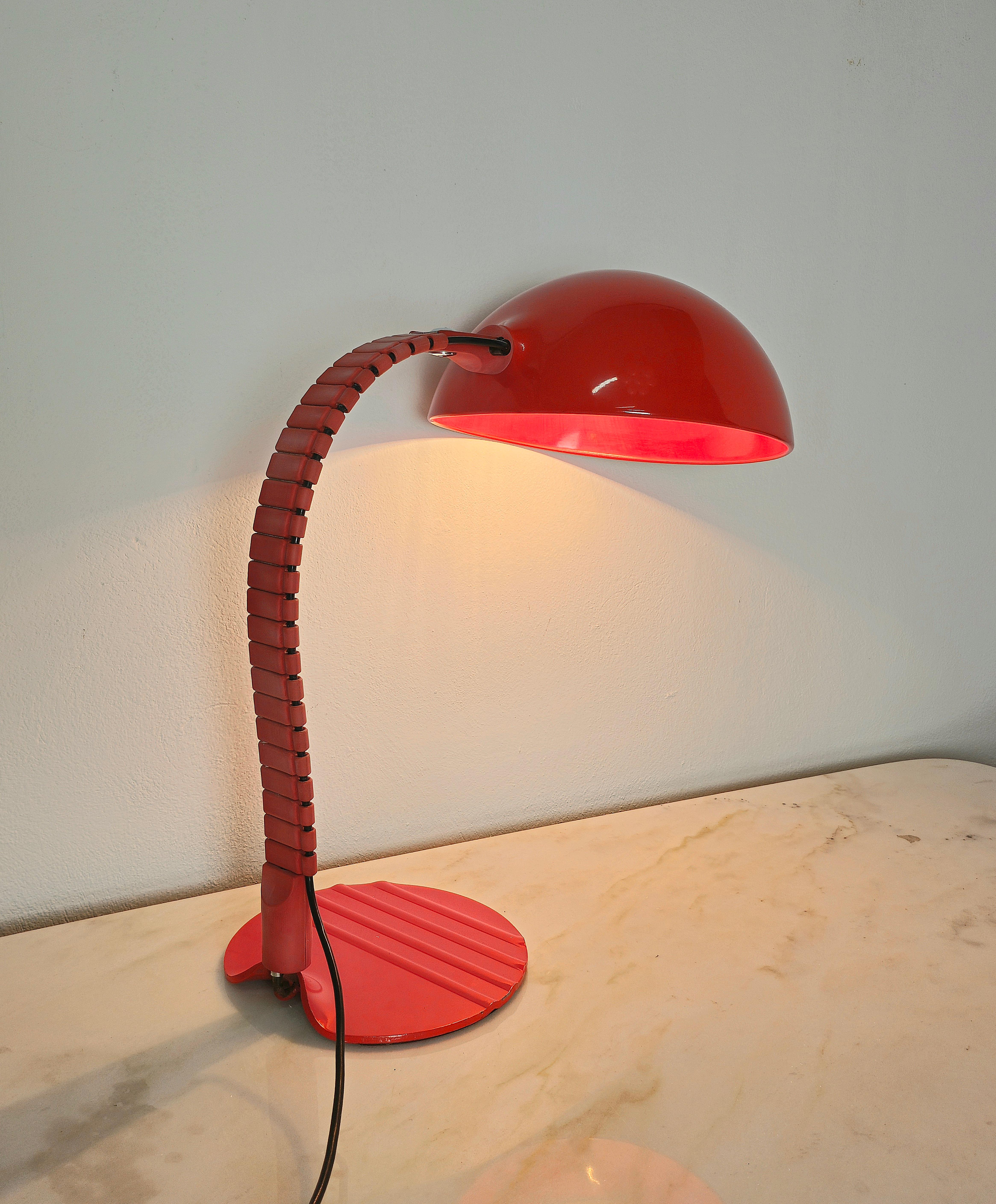 Enameled Table Lamp Aluminum Metal Red Elio Martinelli mod. 660 Midcentury Italy 1970s For Sale