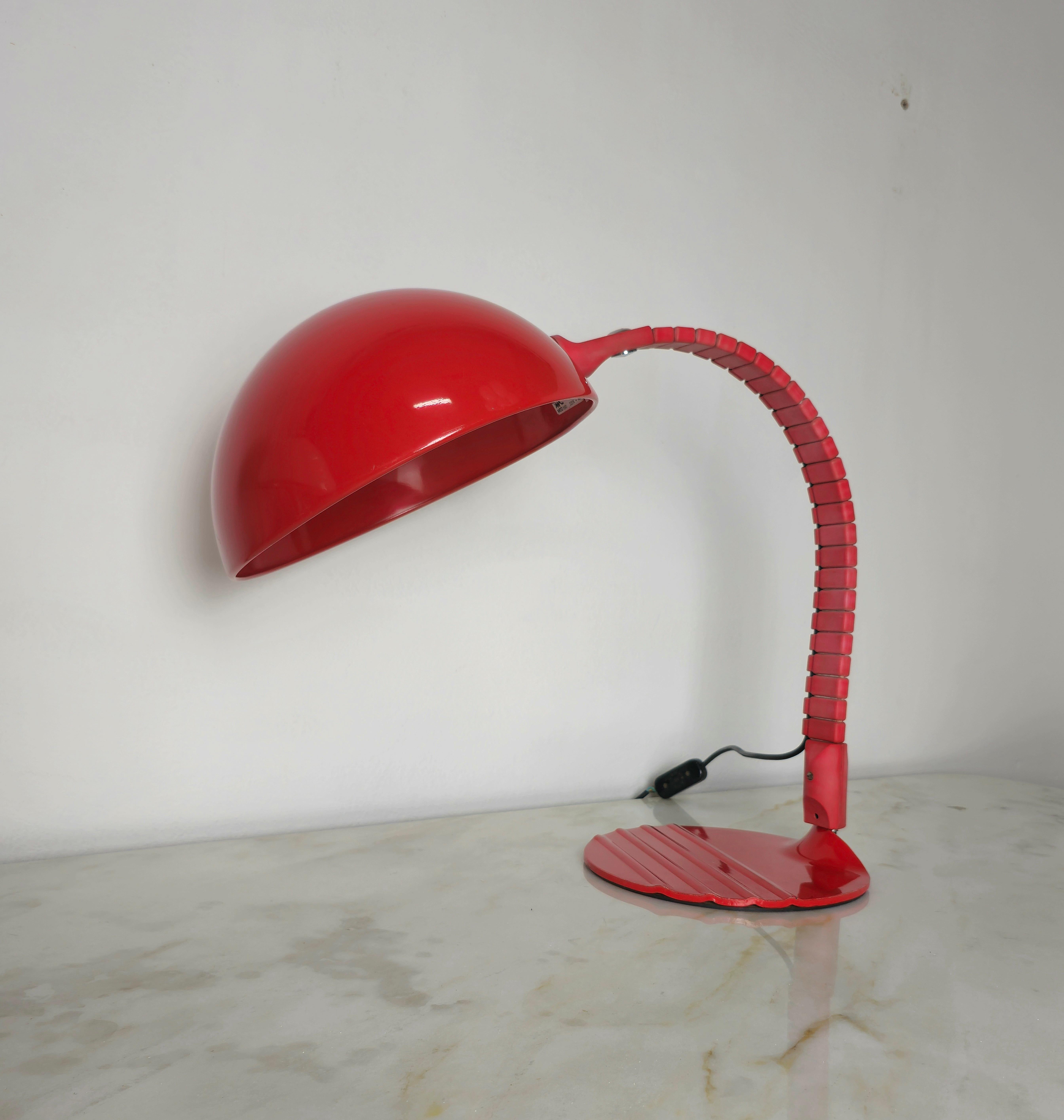 Table Lamp Aluminum Metal Red Elio Martinelli mod. 660 Midcentury Italy 1970s In Fair Condition For Sale In Palermo, IT