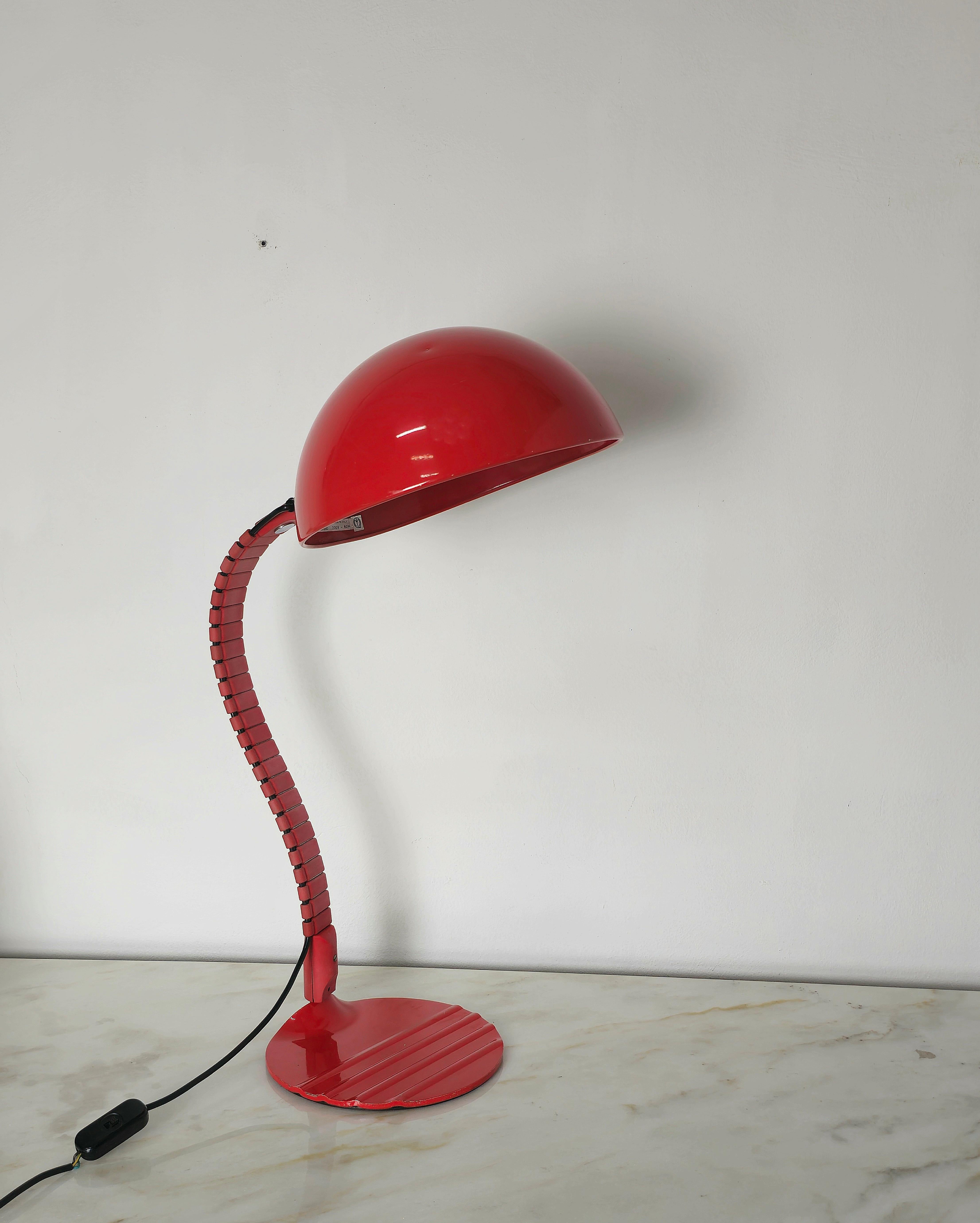 Table Lamp Aluminum Metal Red Elio Martinelli mod. 660 Midcentury Italy 1970s For Sale 1