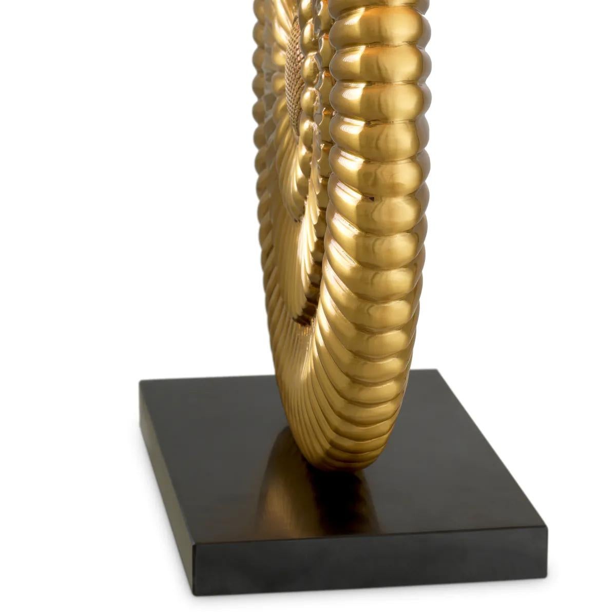 Lampada da tavolo - Finitura oro antico con base in granito nero in vendita 2