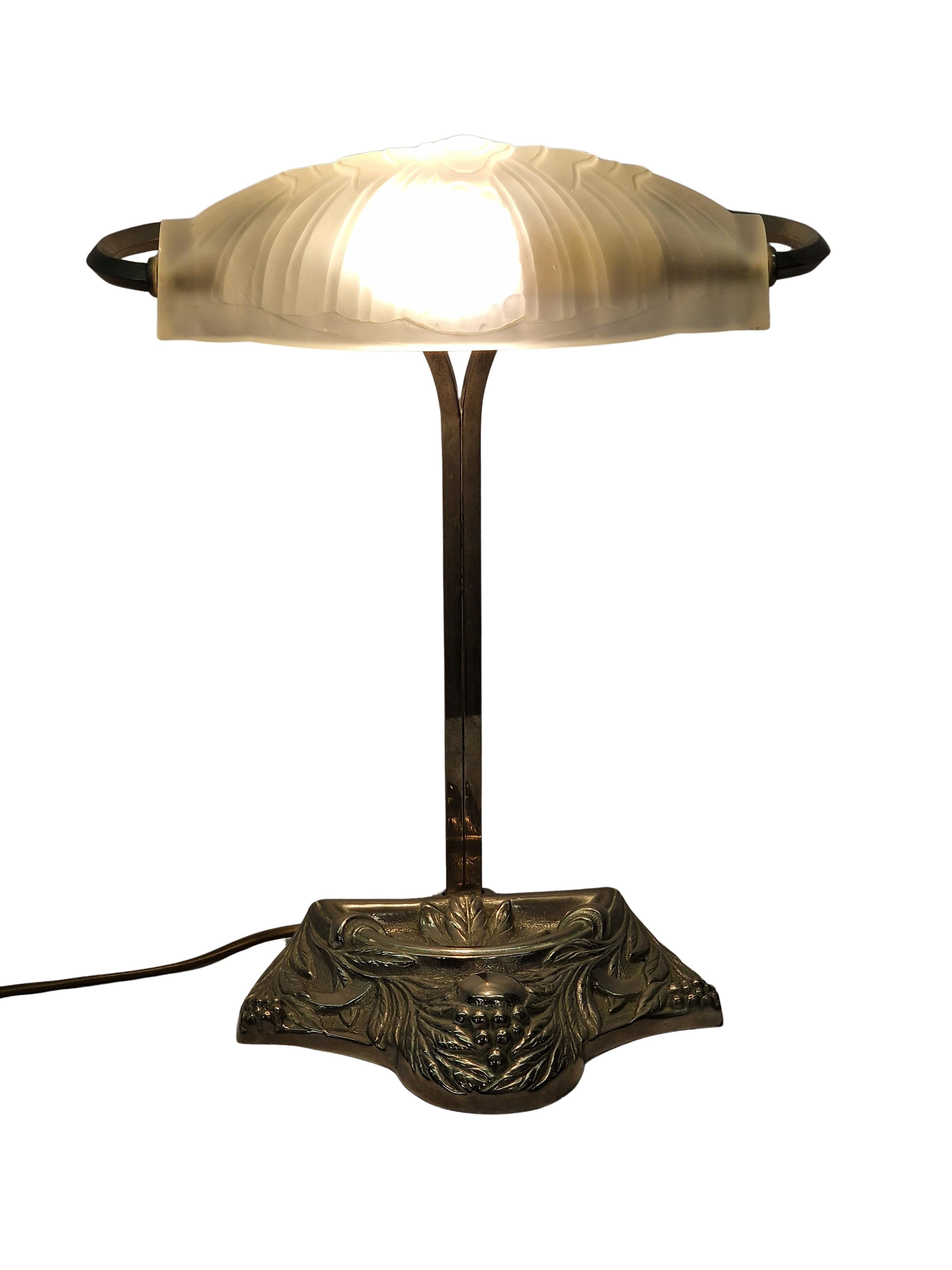 Charmante lampe de table ancienne Art déco originale, années 1940, Italie en vente 8