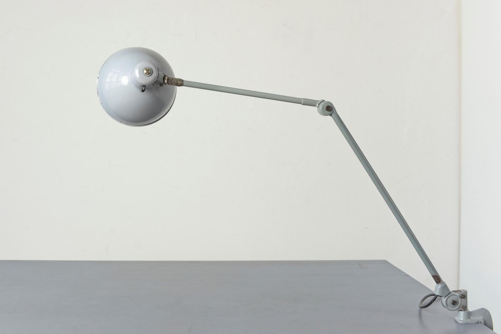 Table Lamp attr. to Bag Turgi in light grey, Switzerland - 1935 In Good Condition For Sale In Berlin, DE