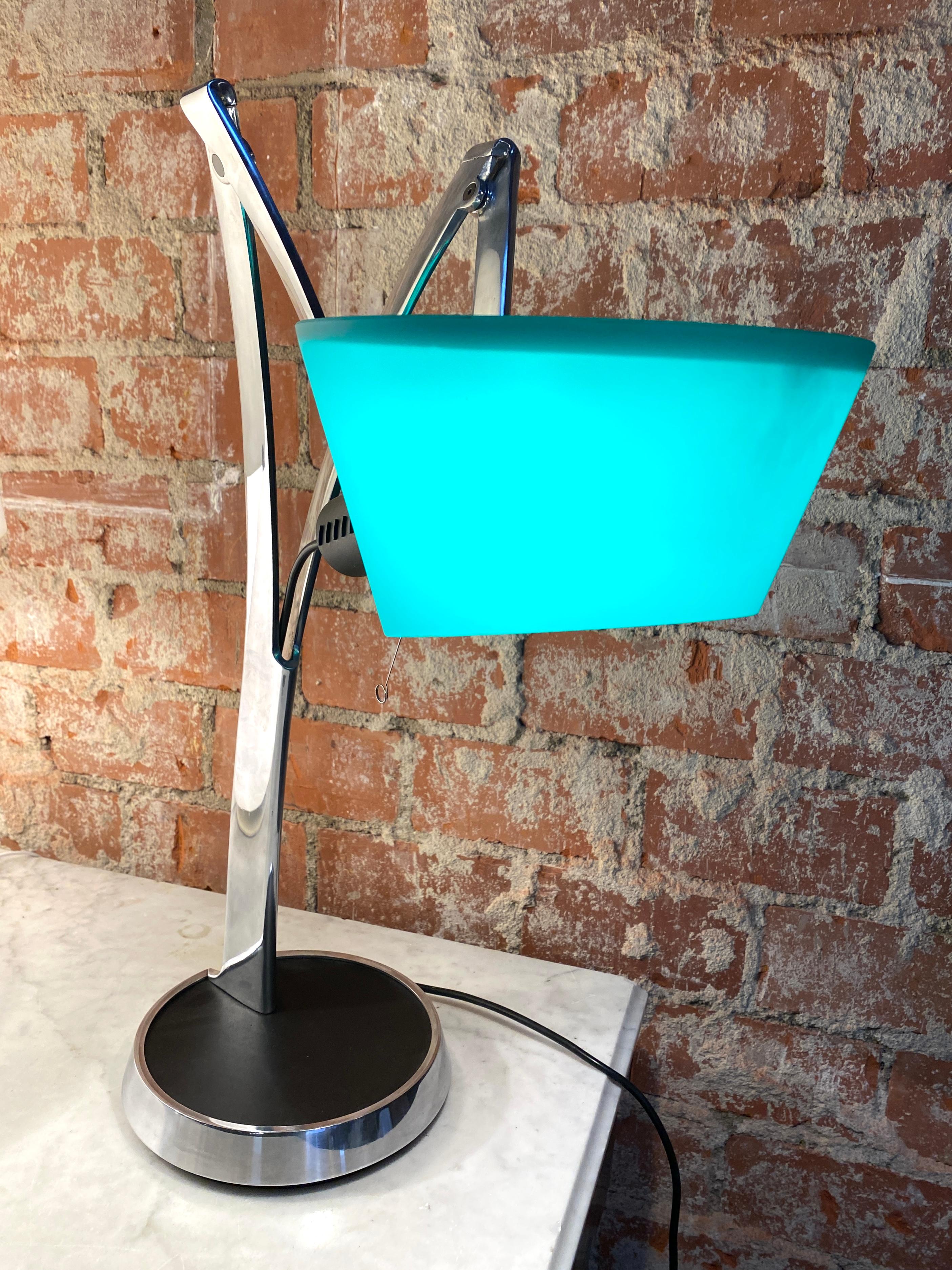 Milieu du XXe siècle Lampe de table attribuée à Fontana Arte en vente