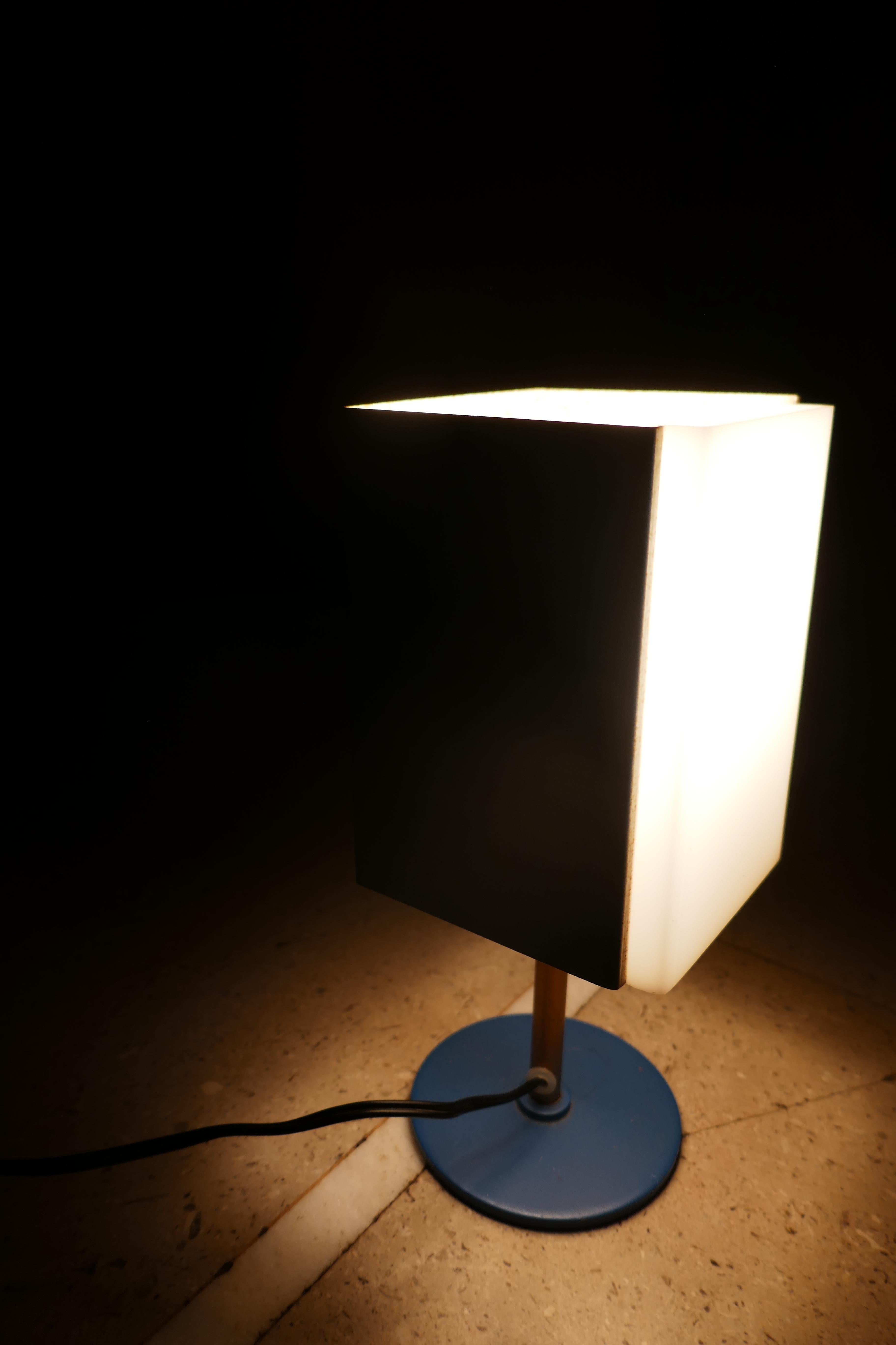 Table lamp attributed to a Stilux production en vente 5