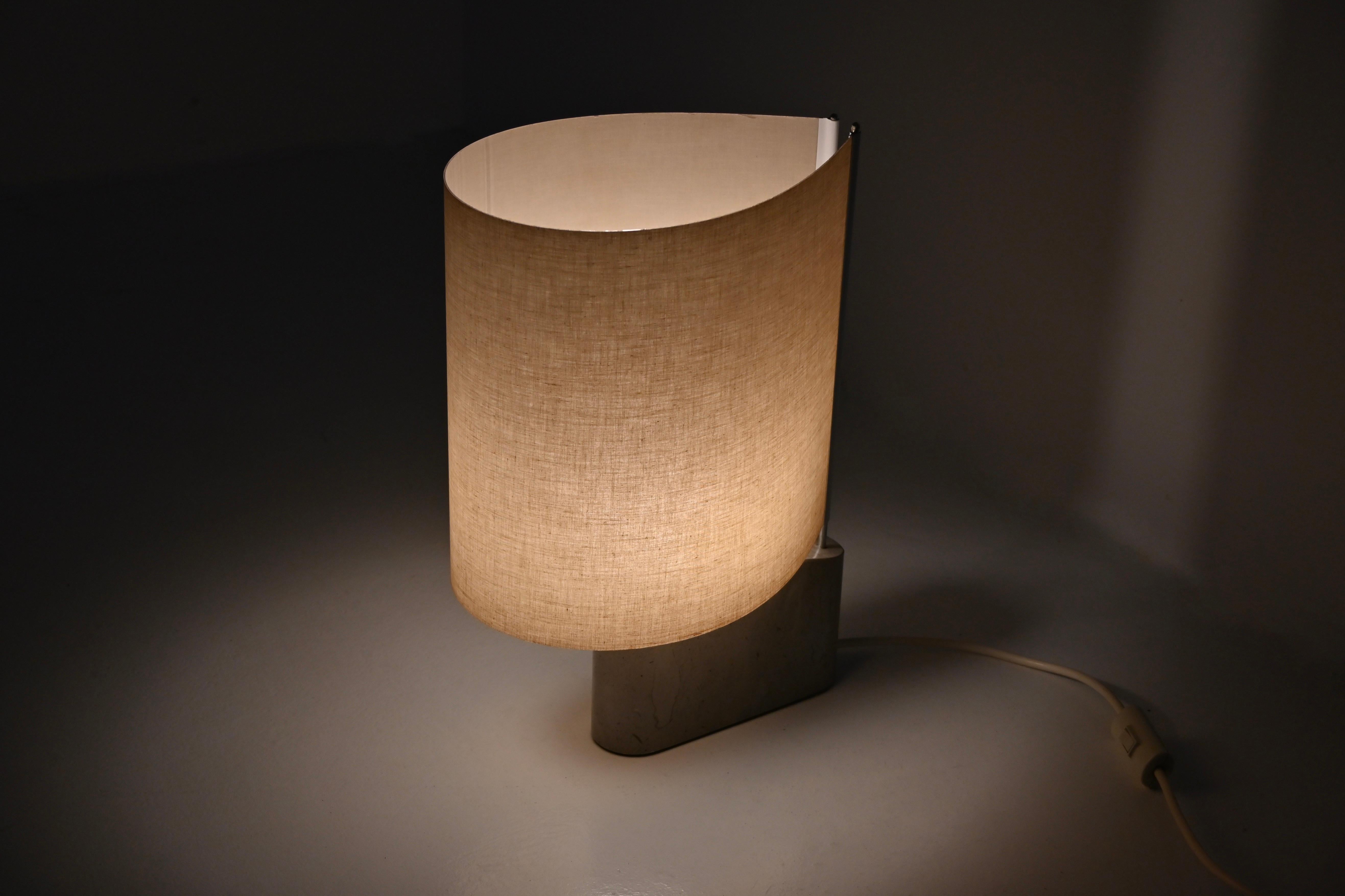 Table Lamp attributed to Tobia & Afra Scarpa, 1960s In Good Condition For Sale In bruxelles, BE