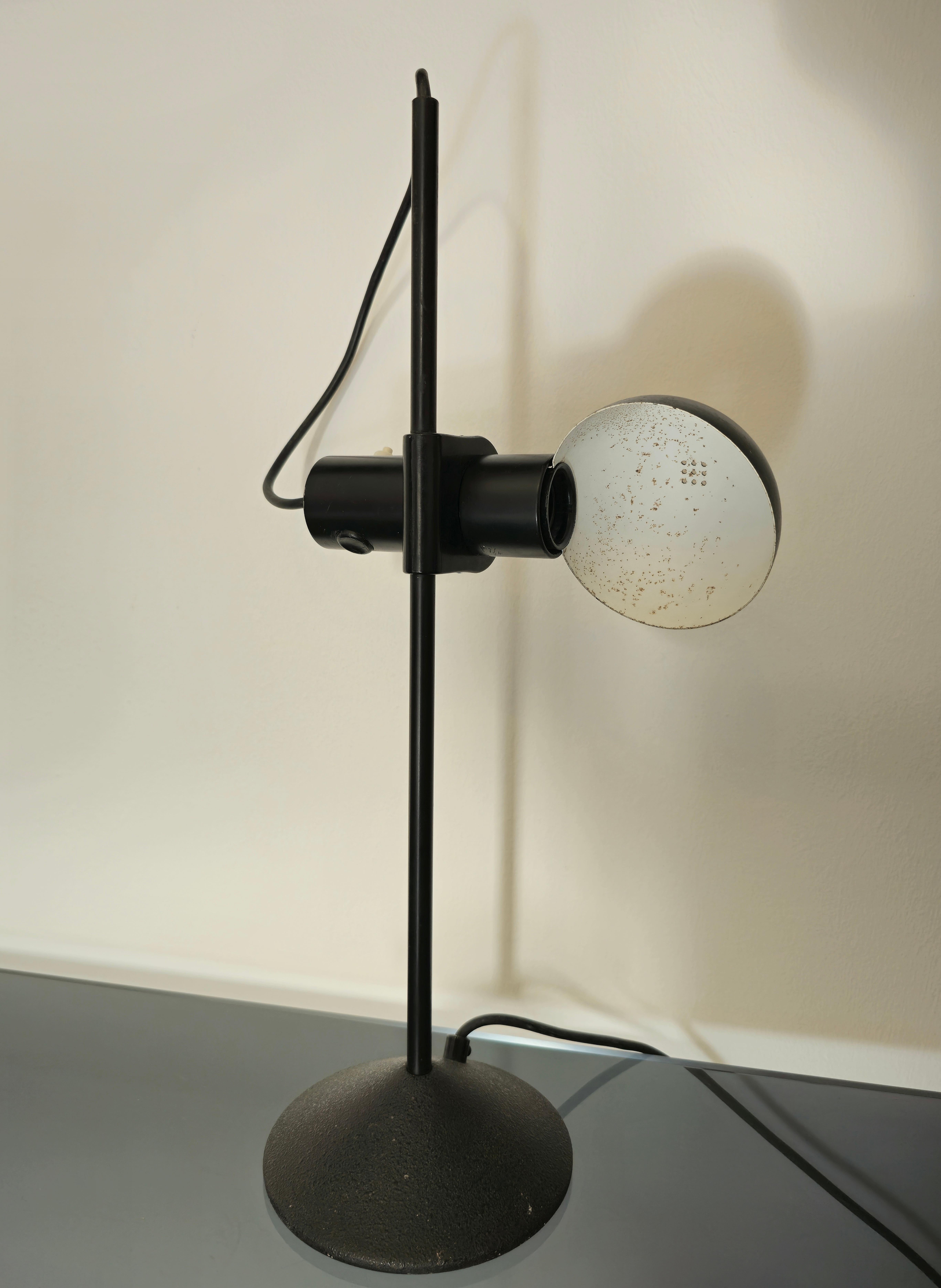 Italiano Lampada da tavolo Black di Barbieri & Marianelli Mid-century Design Italia 1960 in vendita