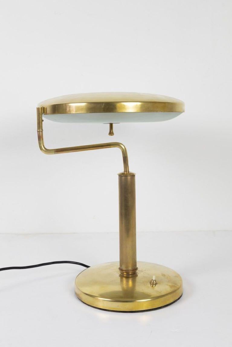 Lampe de table en laiton 'Pietro Chiesa' pour 'Fontana Arte' 1950s Bon état - En vente à Torino, IT