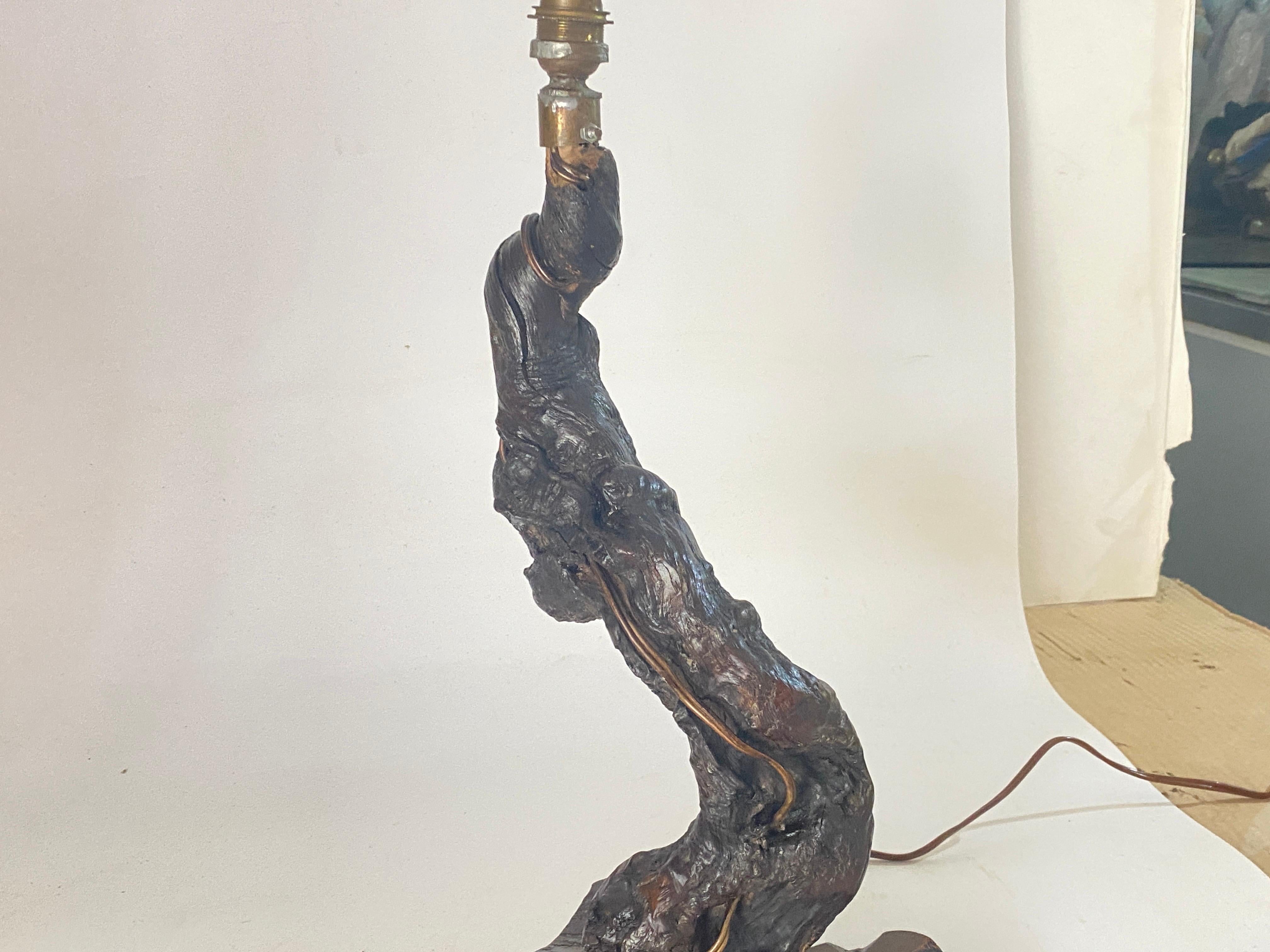 Bois flotté Lampe de table, Brutalist, Abstrait Roots Driftwood, couleur Brown France 20e siècle en vente
